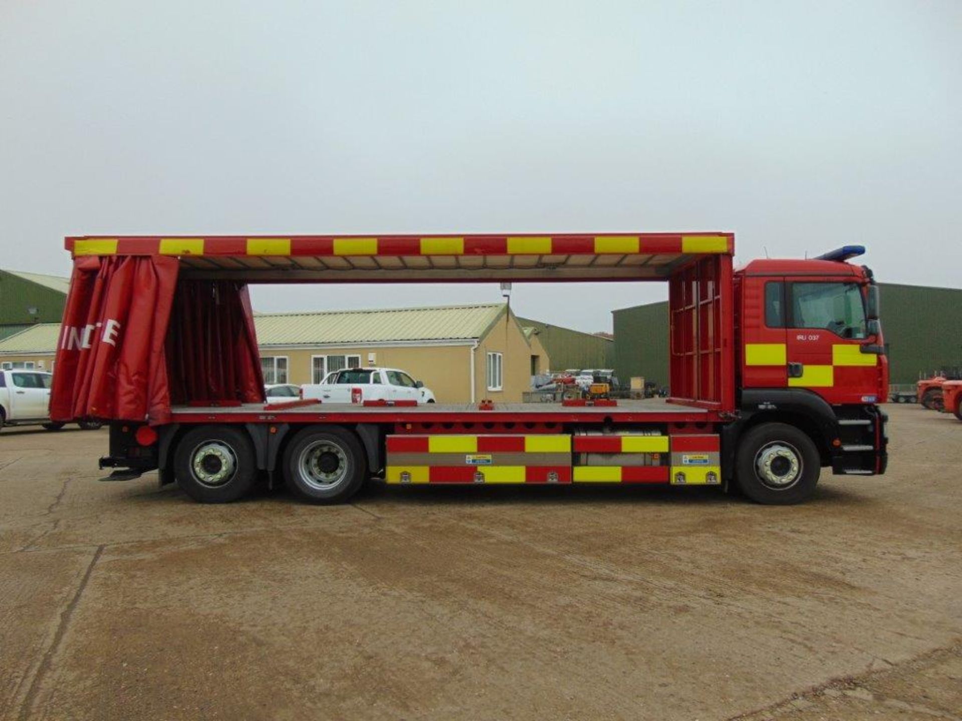 2004 MAN TG-A 6x2 Rear Steer Incident Support Unit ONLY 19,854 km - Image 10 of 32