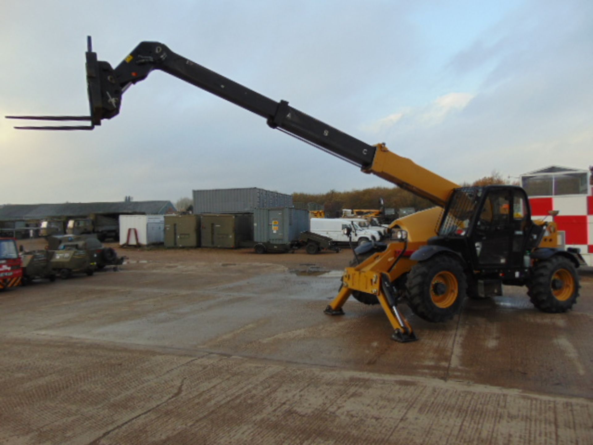 2014 Caterpillar TH414C 3.6 ton Telehandler - Image 9 of 26