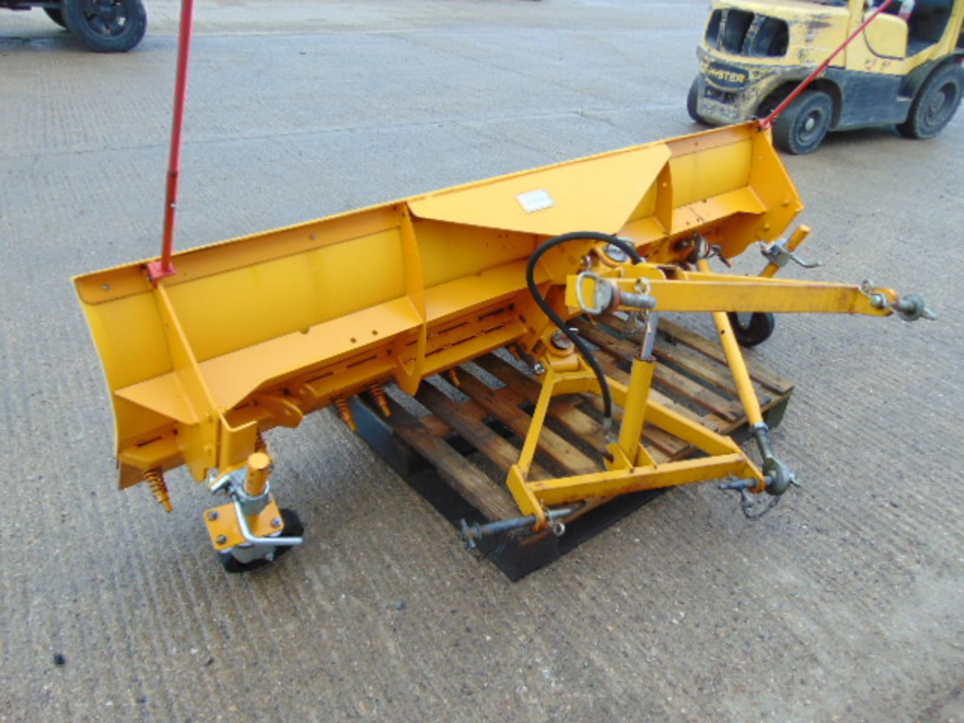 Land Rover Defender Bunce Snow Plough Blade c/w Mounting Frame, Hydraulic Pack & Electrics - Image 7 of 14