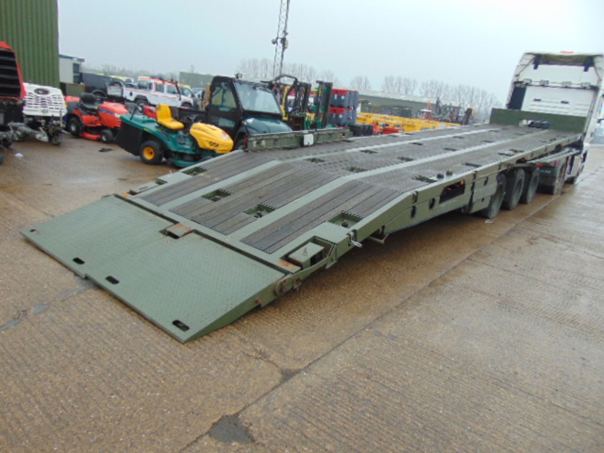 2002 Oldbury Tri Axle Sliding Deck Plant Trailer - Image 3 of 23