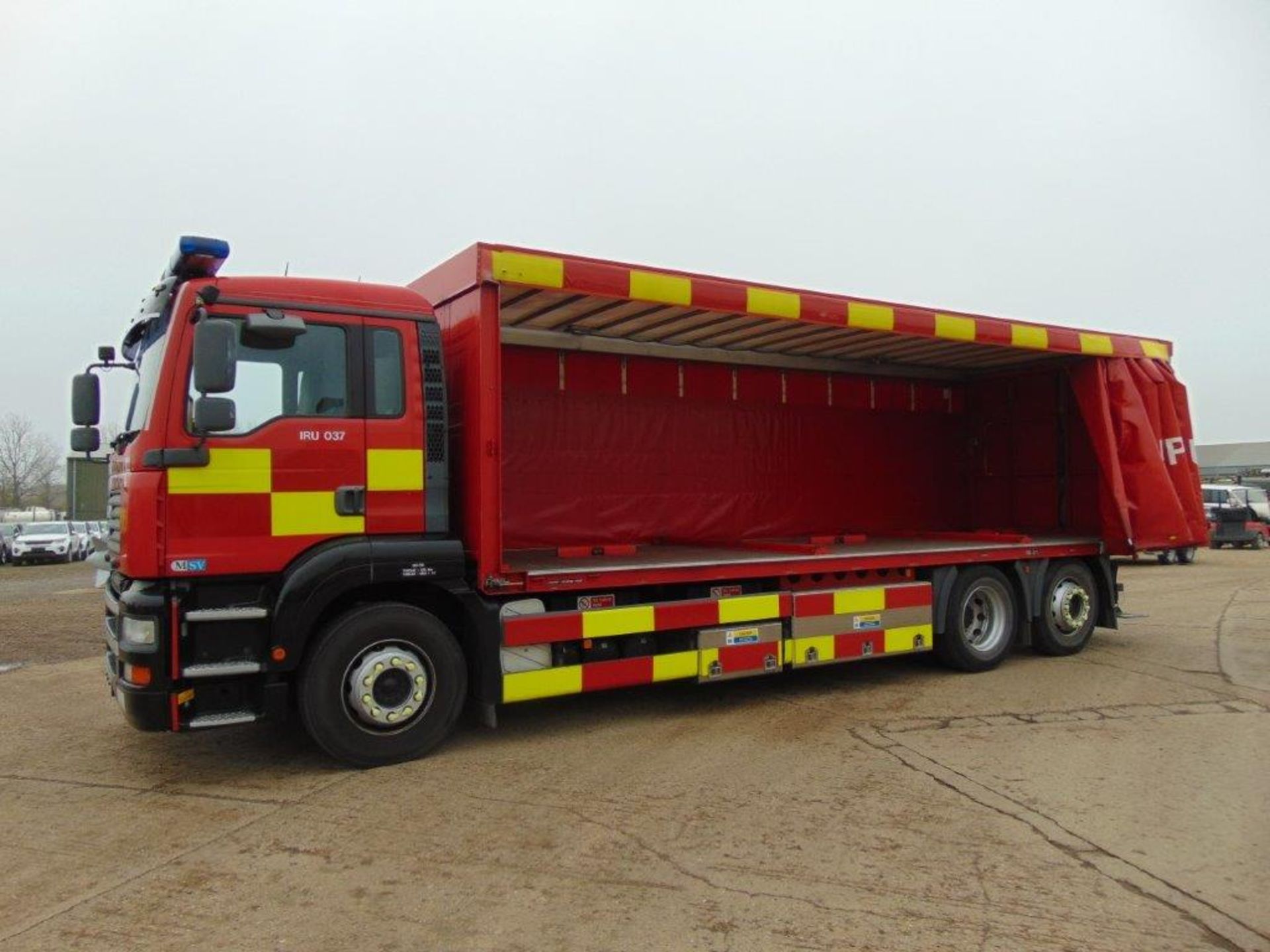 2004 MAN TG-A 6x2 Rear Steer Incident Support Unit ONLY 19,854 km - Image 9 of 32