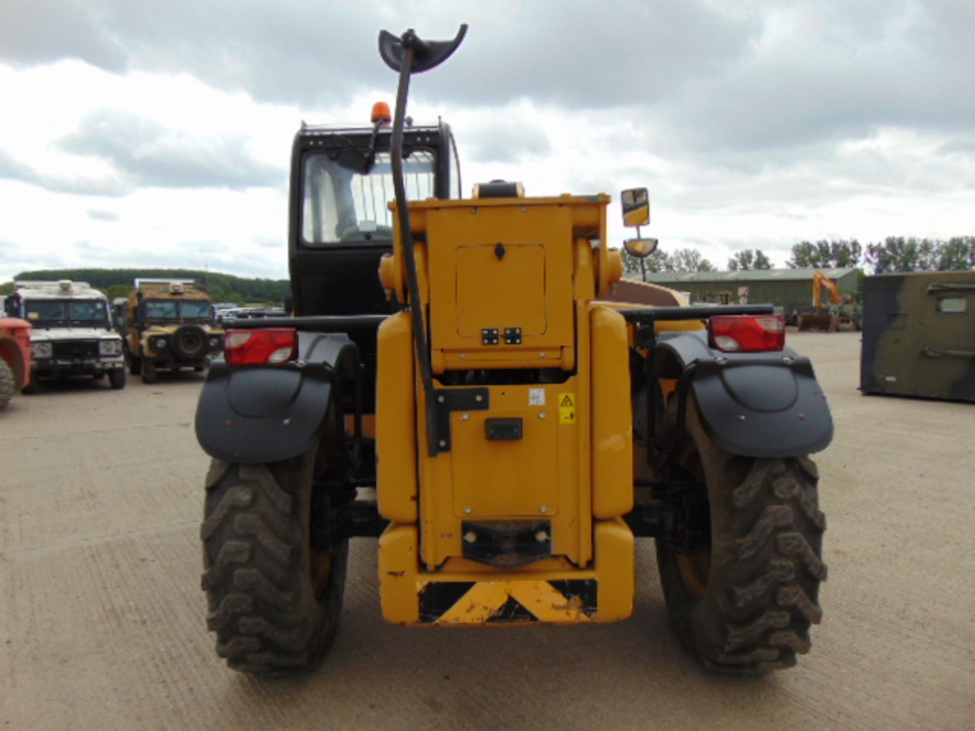 2014 Caterpillar TH417GC 4.0 ton Telehandler - Image 7 of 24