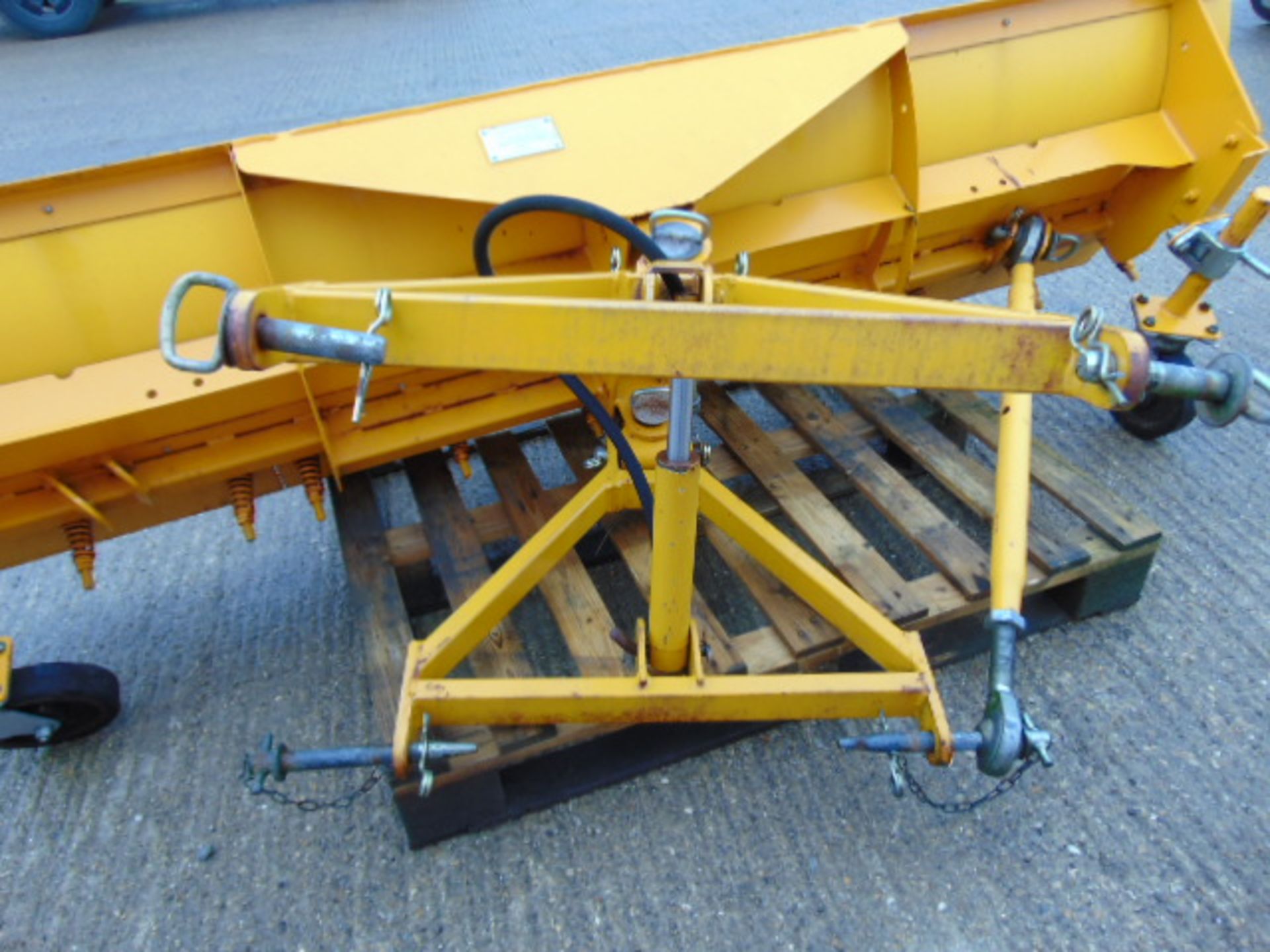 Land Rover Defender Bunce Snow Plough Blade c/w Mounting Frame, Hydraulic Pack & Electrics - Image 5 of 14