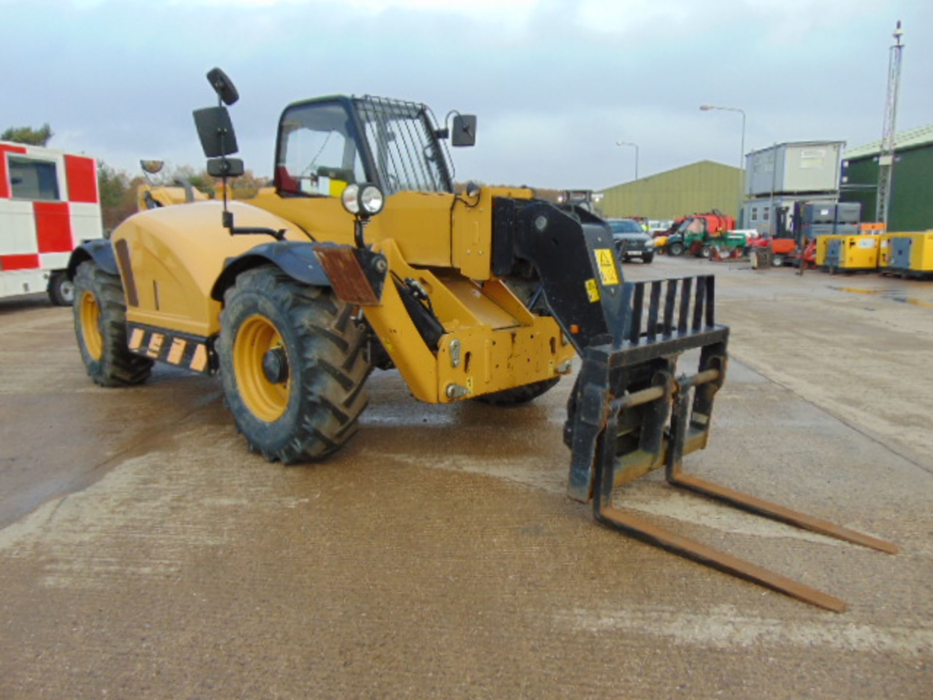 2014 Caterpillar TH414C 3.6 ton Telehandler - Image 2 of 26