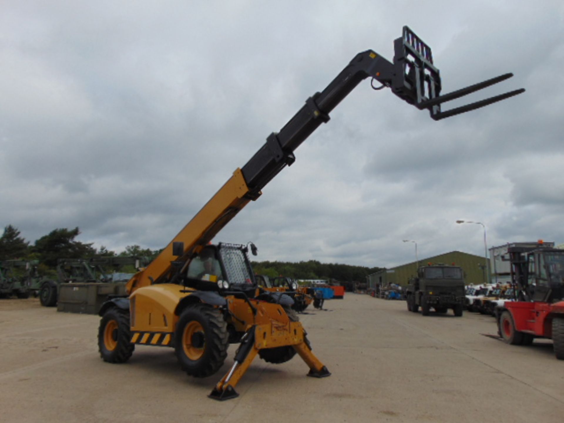 2014 Caterpillar TH417GC 4.0 ton Telehandler - Image 10 of 24