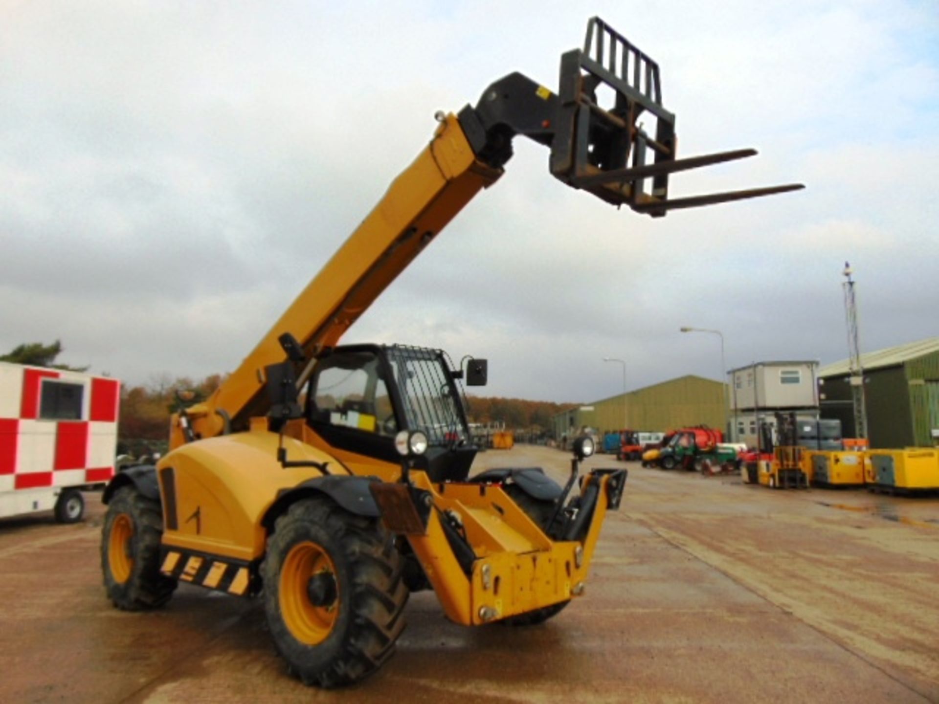 2014 Caterpillar TH414C 3.6 ton Telehandler - Image 3 of 26