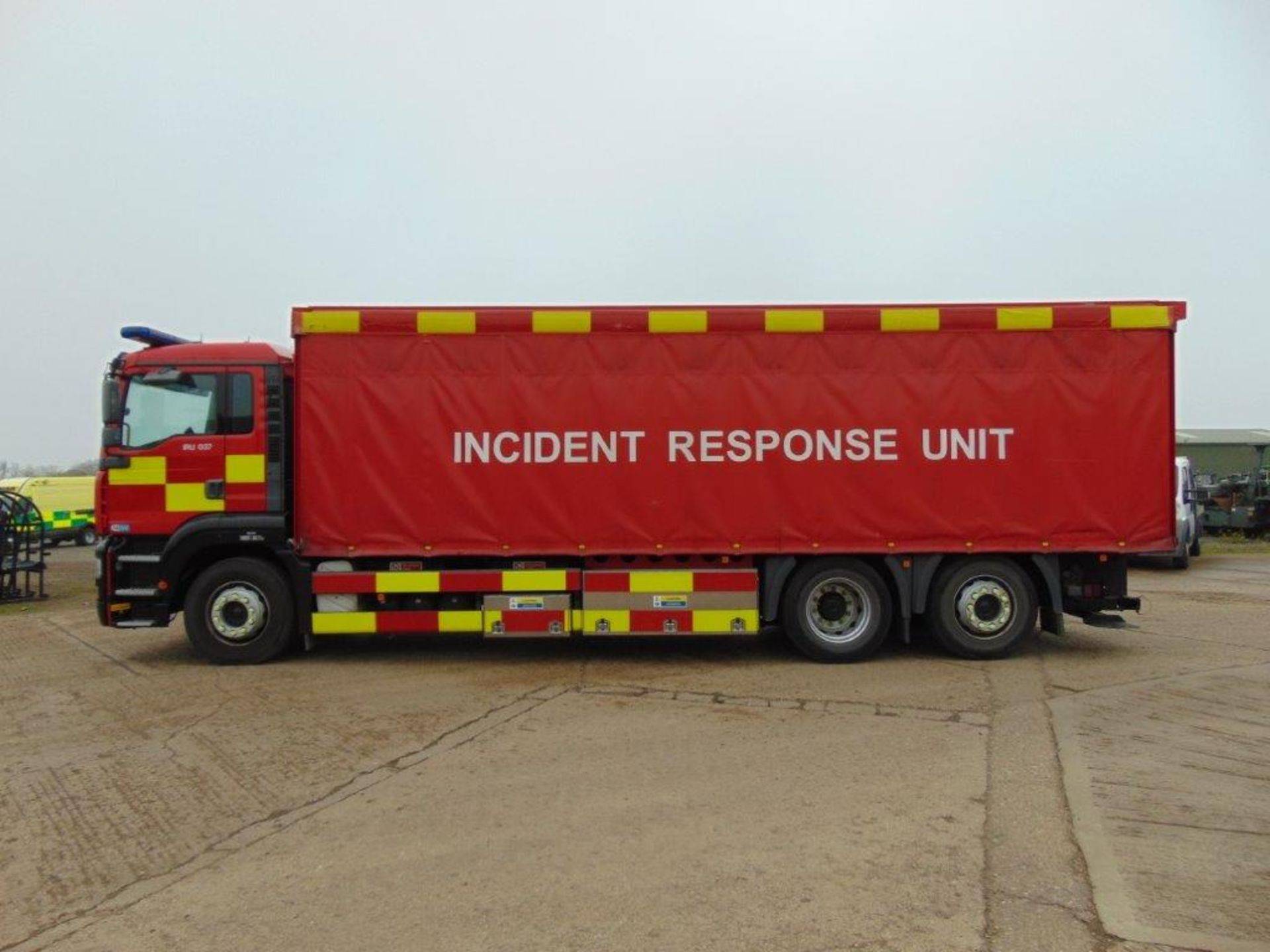 2004 MAN TG-A 6x2 Rear Steer Incident Support Unit ONLY 19,854 km - Image 4 of 32