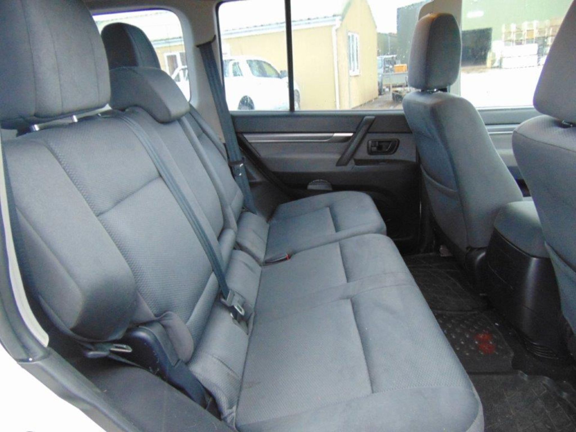 2010 Mitsubishi Shogun Equippe 3.2 D 4x4 - Image 15 of 20