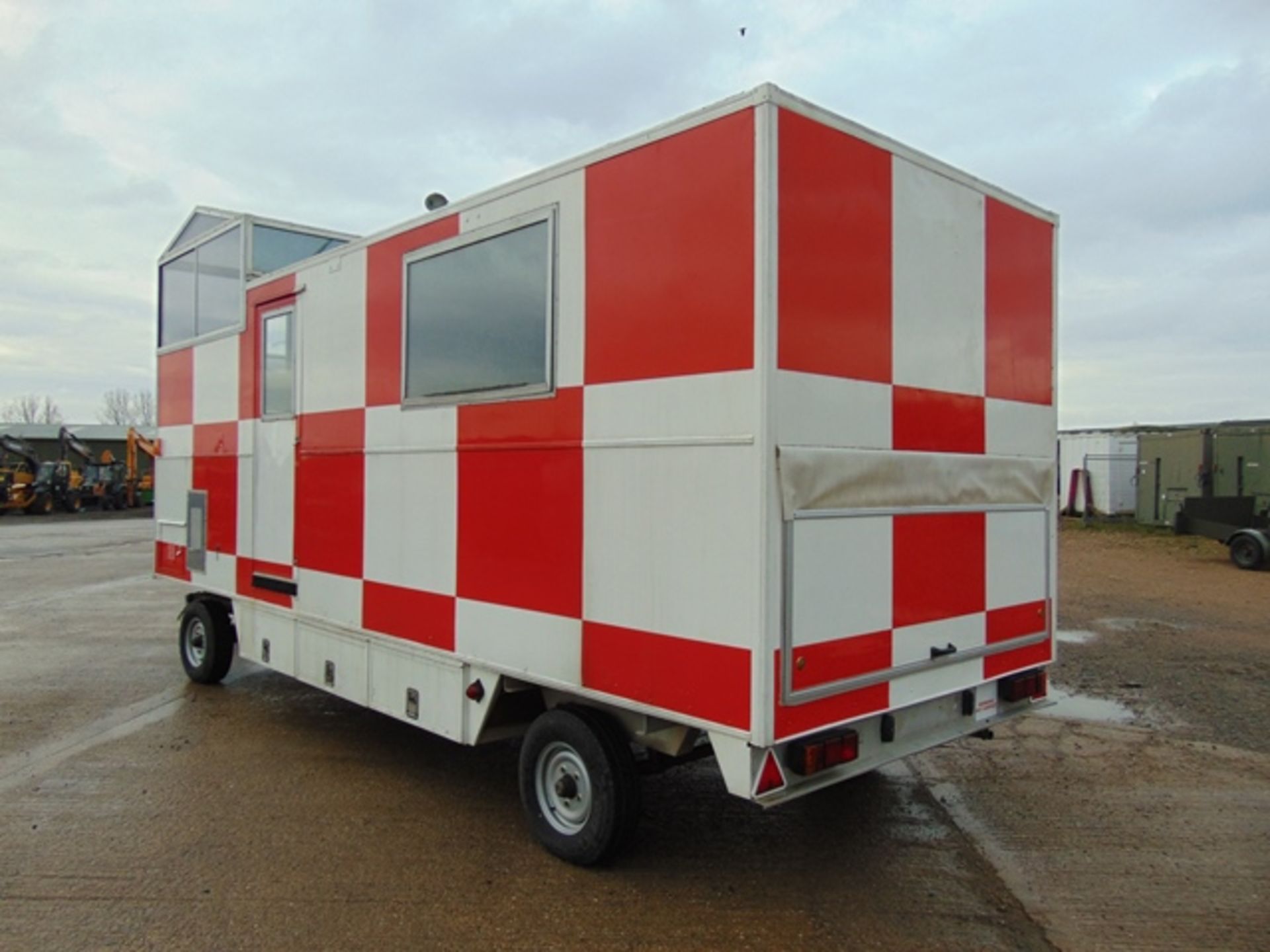 Royal Air Force Mobile Observation and Command Centre - Image 6 of 27