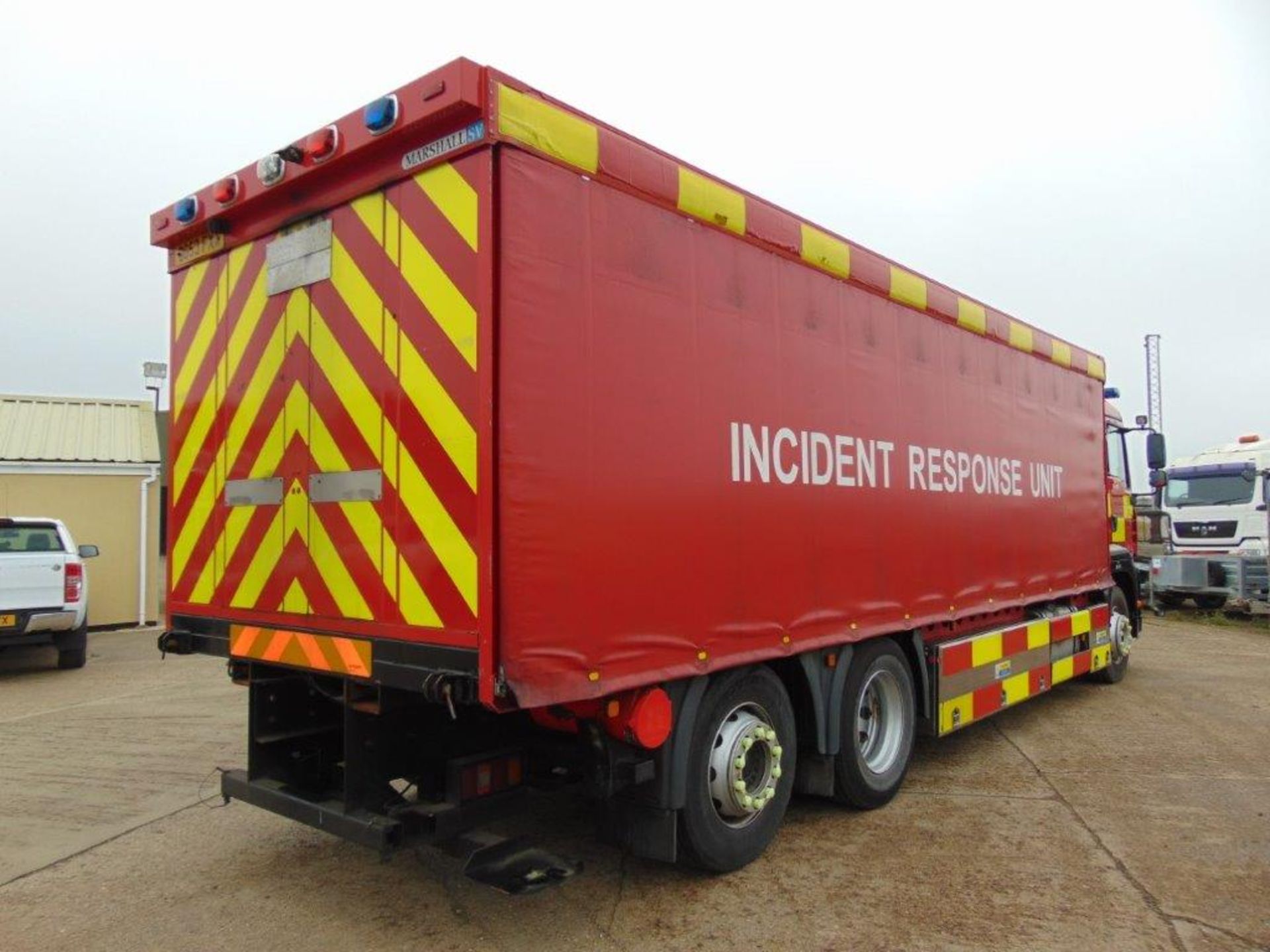 2004 MAN TG-A 6x2 Rear Steer Incident Support Unit ONLY 19,854 km - Image 6 of 32