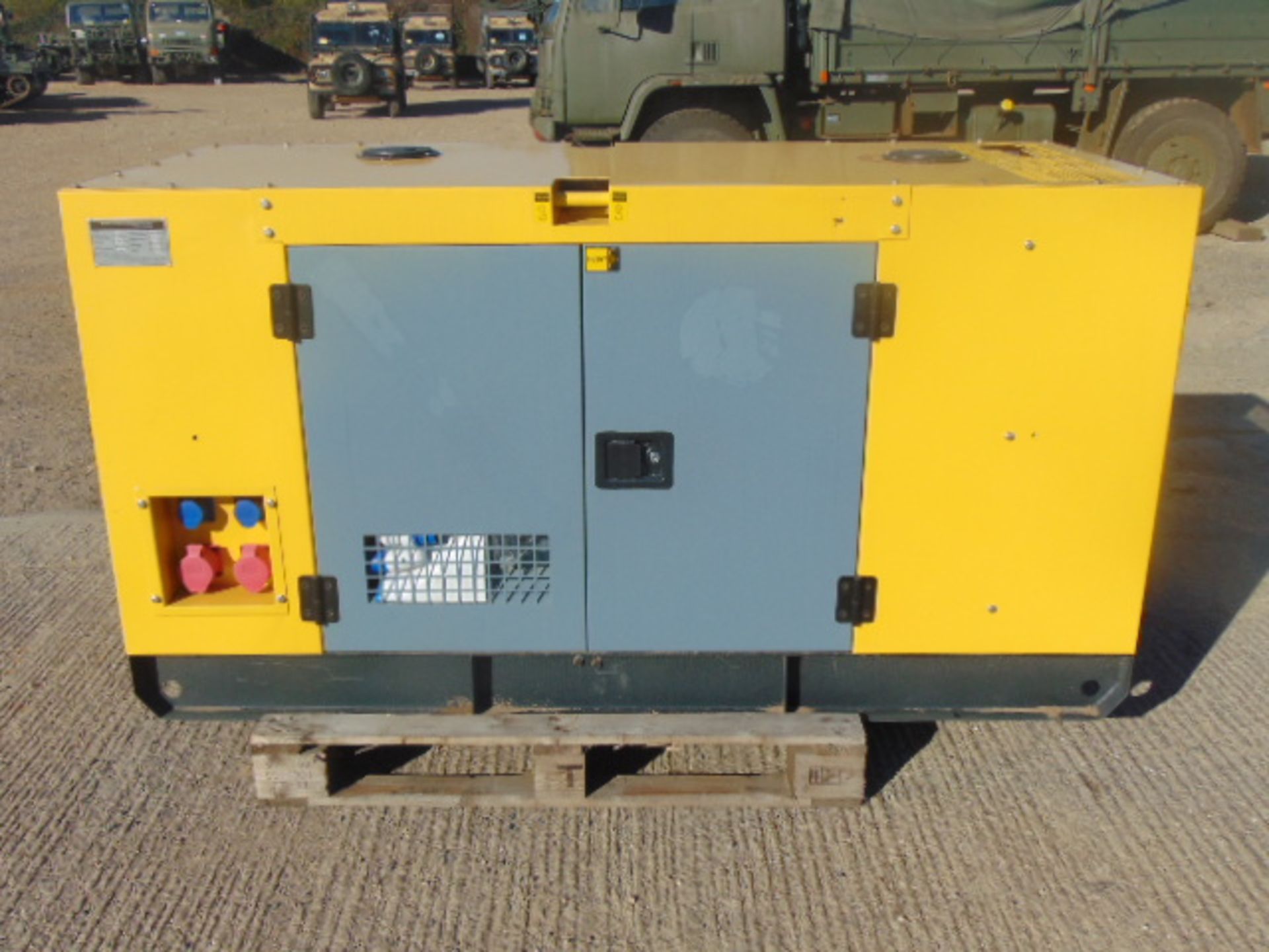 UNISSUED WITH TEST HOURS ONLY 25 KVA 3 Phase Silent Diesel Generator Set