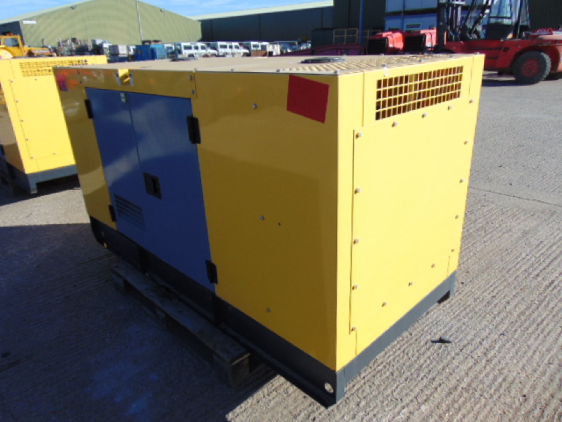 UNISSUED WITH TEST HOURS ONLY 70 KVA 3 Phase Silent Diesel Generator Set - Bild 5 aus 15