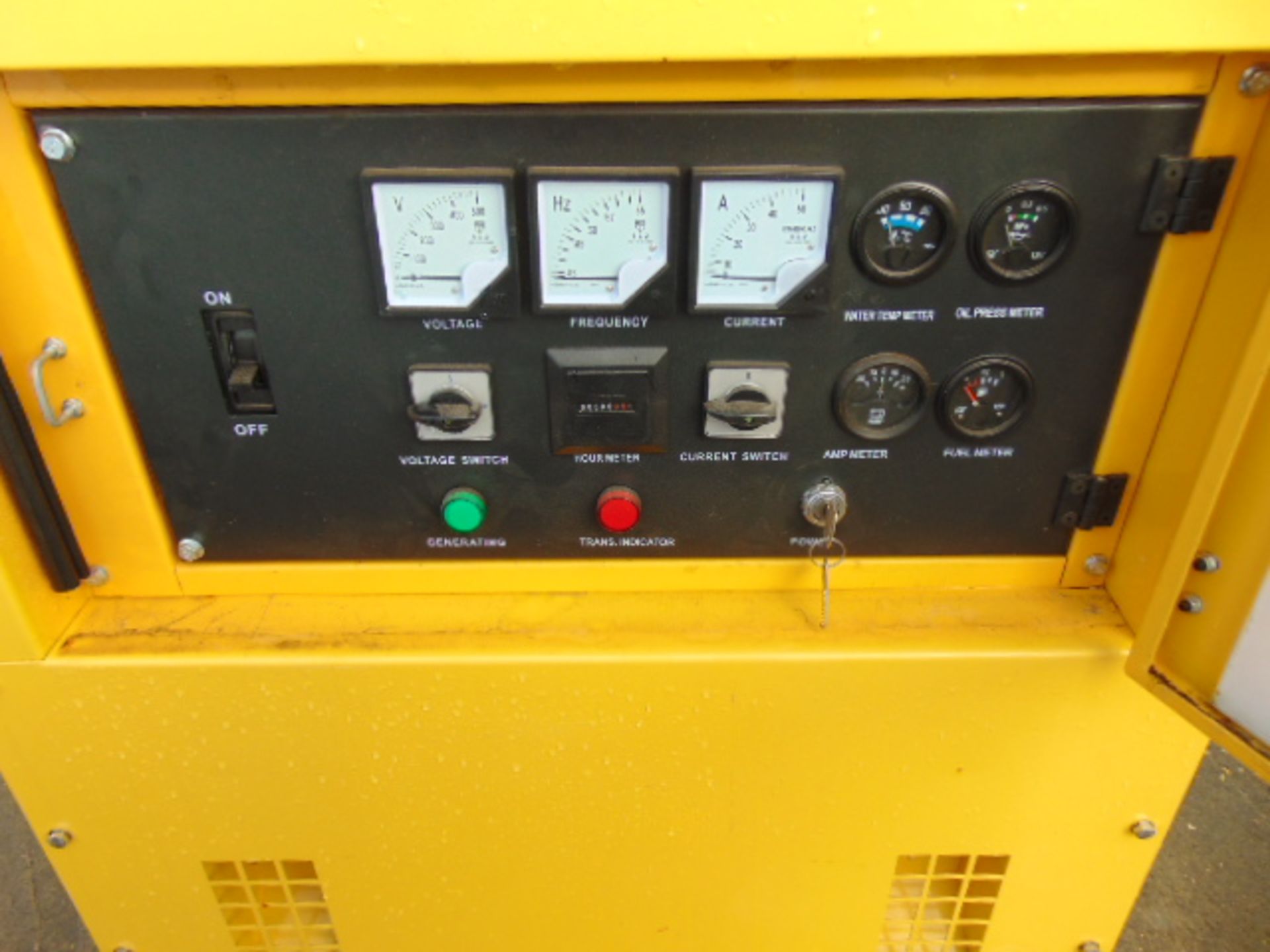 UNISSUED WITH TEST HOURS ONLY 25 KVA 3 Phase Silent Diesel Generator Set - Bild 16 aus 17