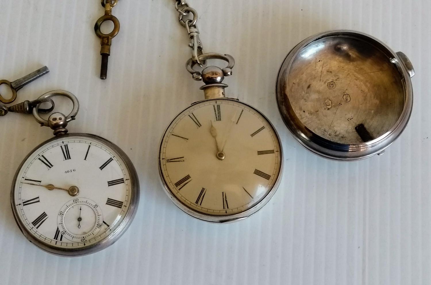 A Victorian silver paired cased lever movement gents key wind open-faced pocket watch, white - Image 2 of 3