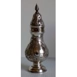 An Edwardian silver sugar shaker, 15 cm H with rococo decoration, vacant cartouche, by William