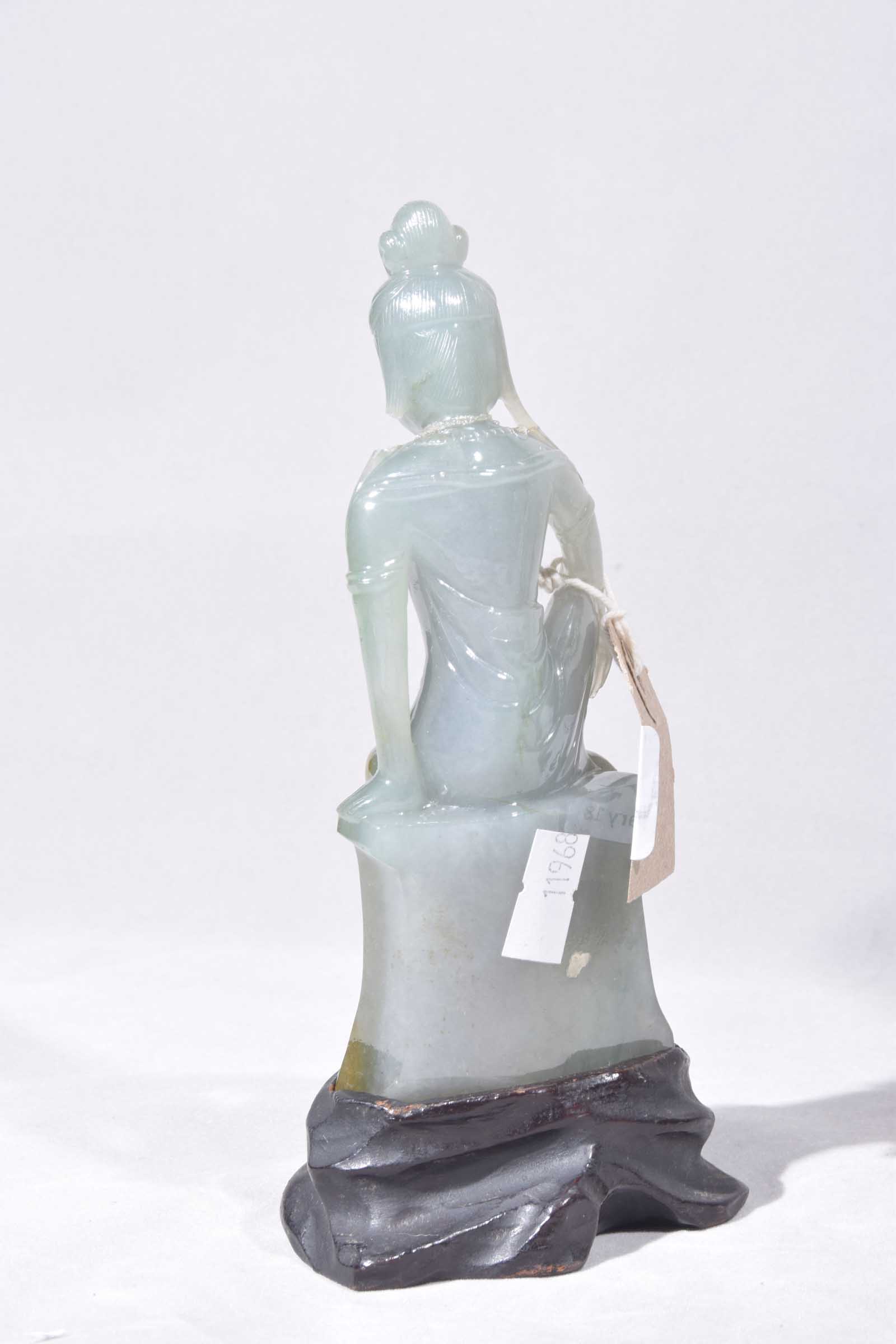 A collection of Chinese green hard stone and quartz figures of Guanyin The two green carved - Image 7 of 11