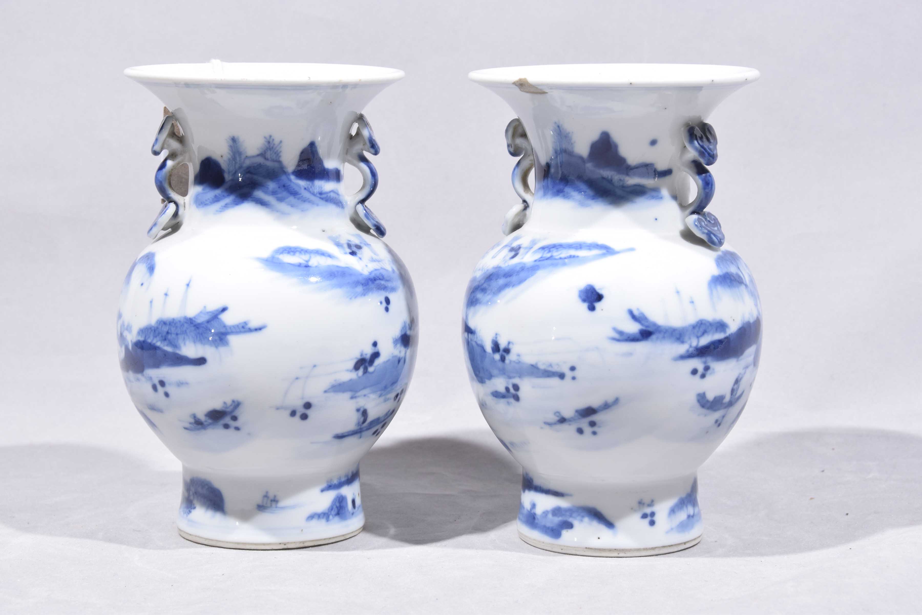 A pair of Chinese blue and white vases, Kangxi (1654-1722) Each of baluster form, - Image 5 of 8