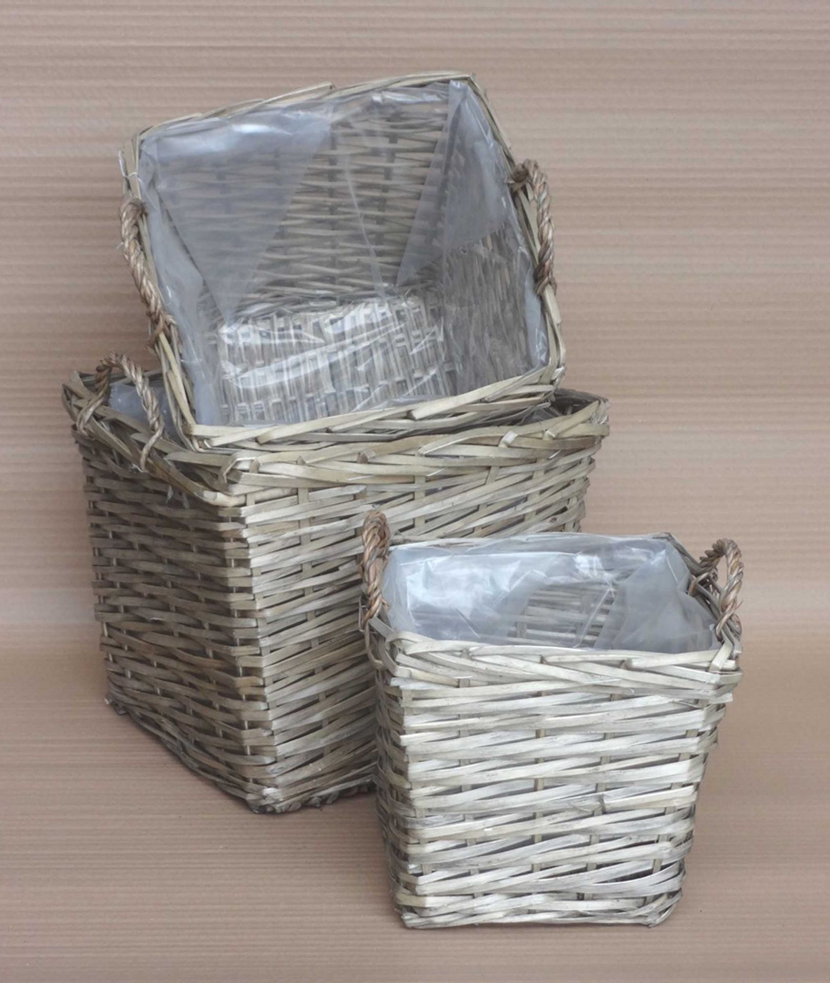 Set three plant baskets with plastic lining, 35x39x39cm.