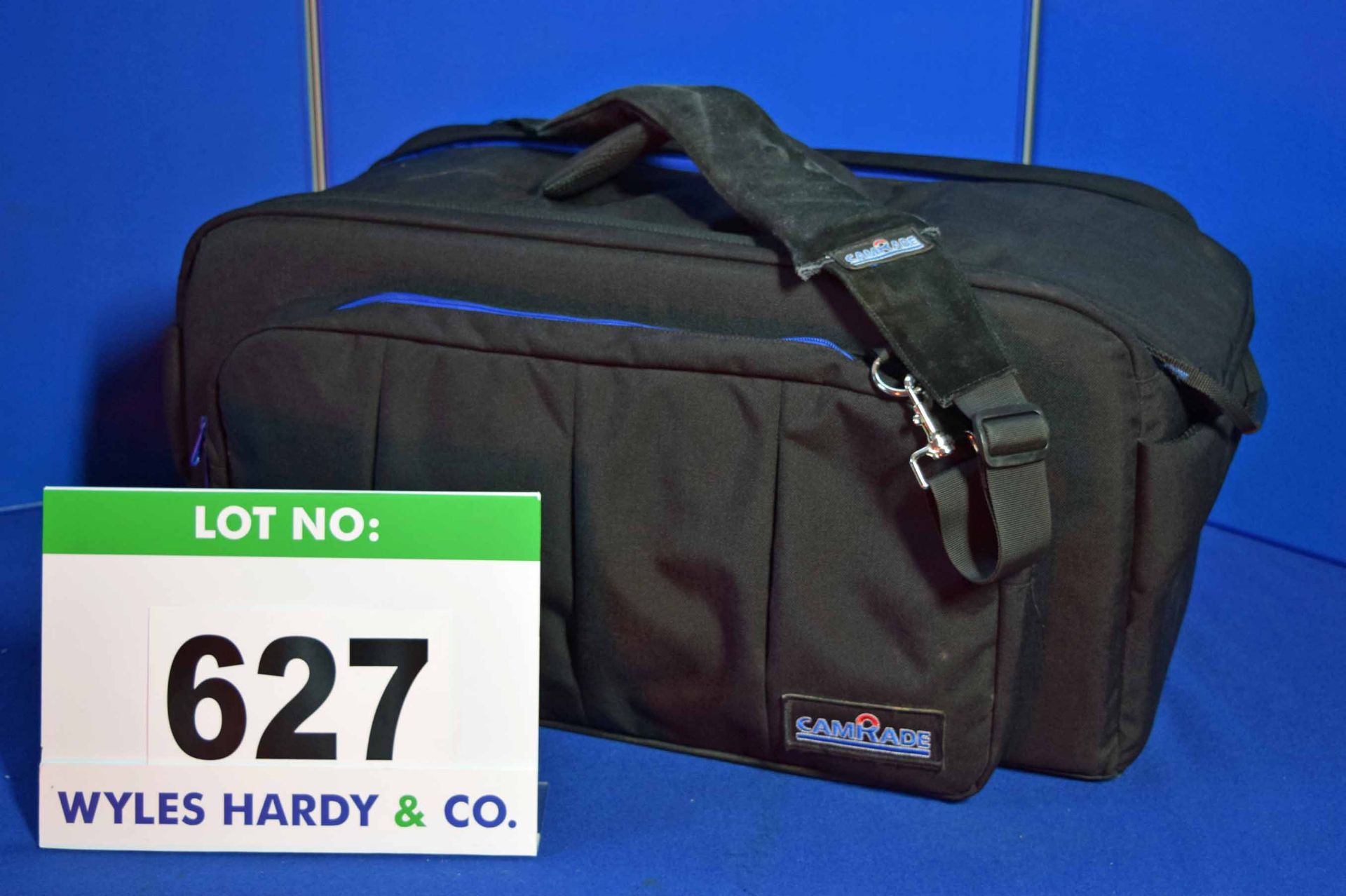 A CAMRADE Run and Gun Bag Extra Large for Professional Cameras up to 65cm