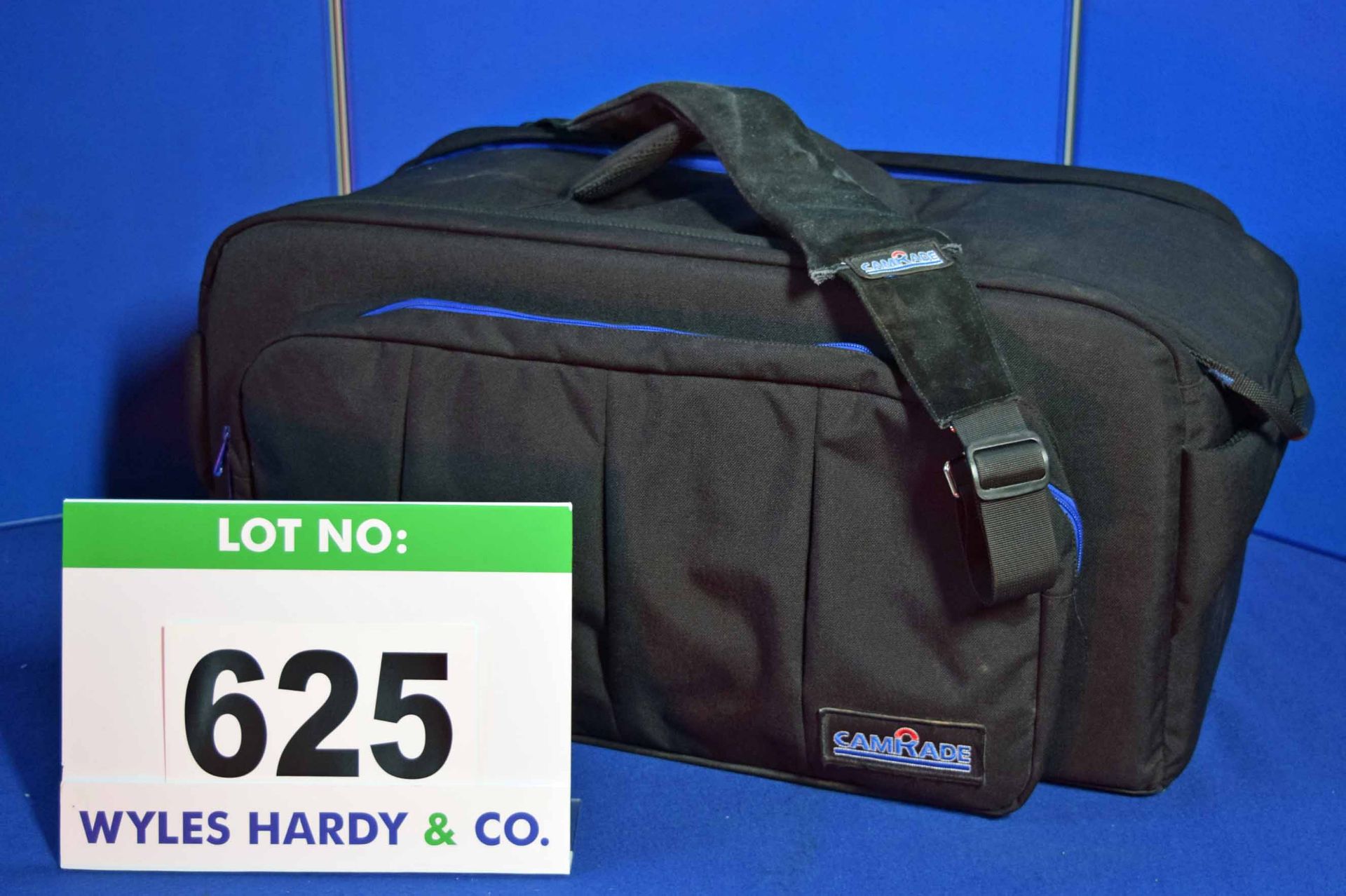 A CAMRADE Run and Gun Bag Extra Large for Professional Cameras up to 65cm