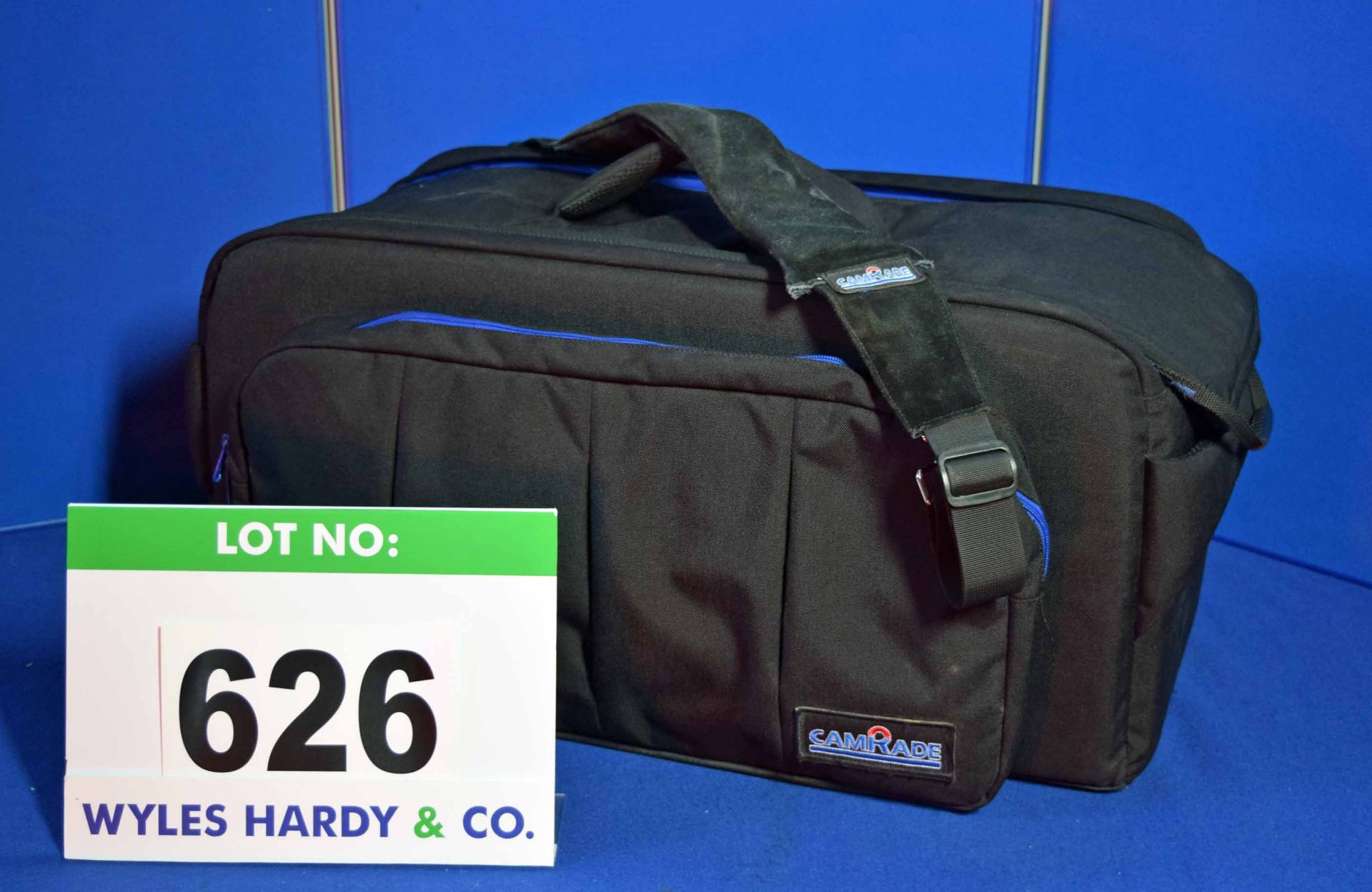 A CAMRADE Run and Gun Bag Extra Large for Professional Cameras up to 65cm