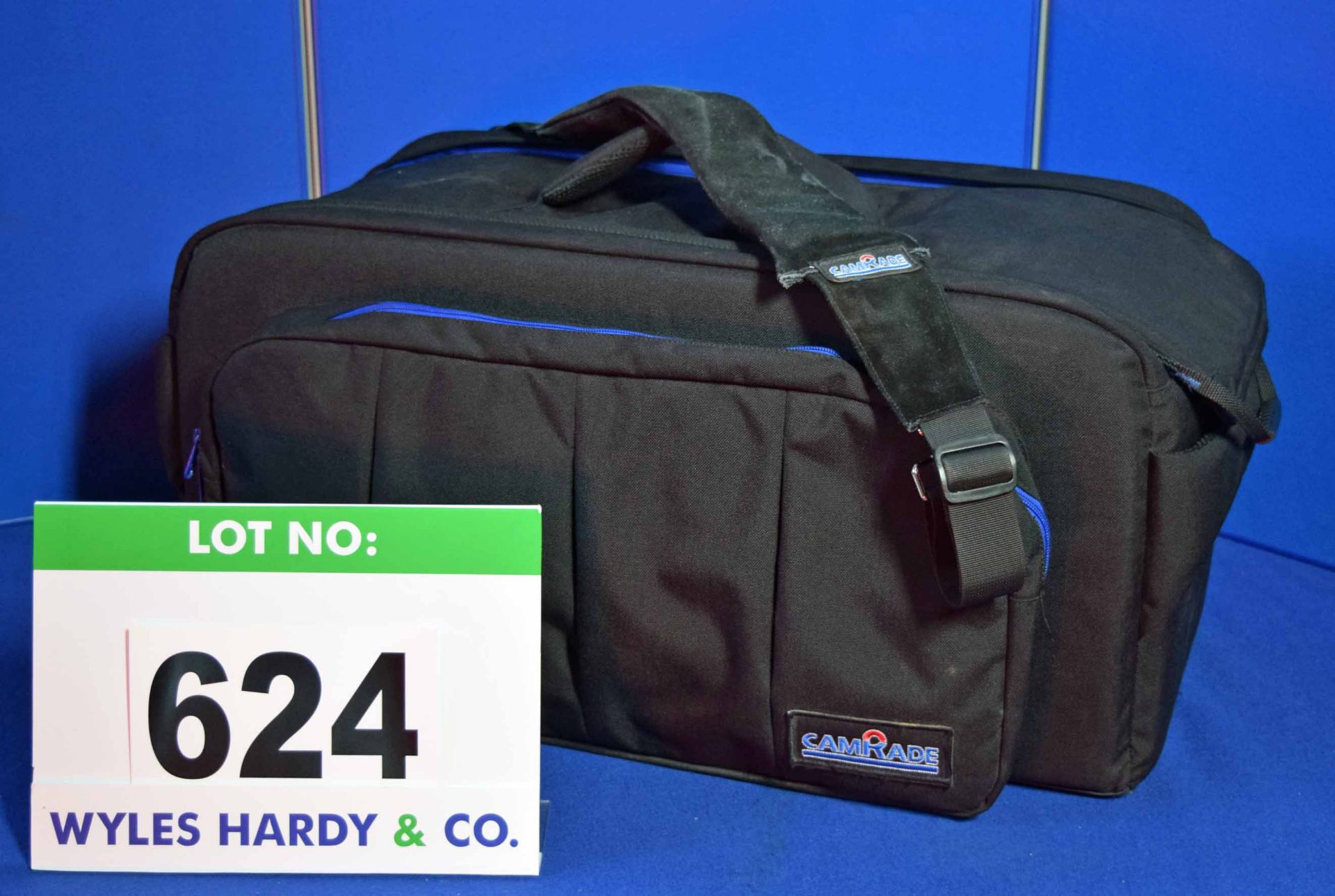 A CAMRADE Run and Gun Bag Extra Large for Professional Cameras up to 65cm