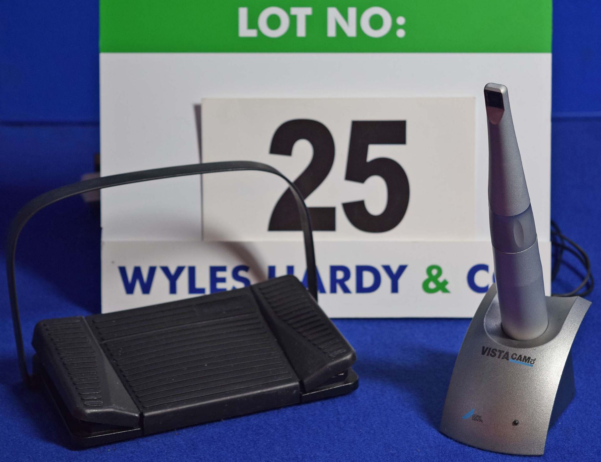 A DURR DENTAL VistaCam CL Cordless Extra Oral Camera with Charging Station, AC Adaptor & Foot