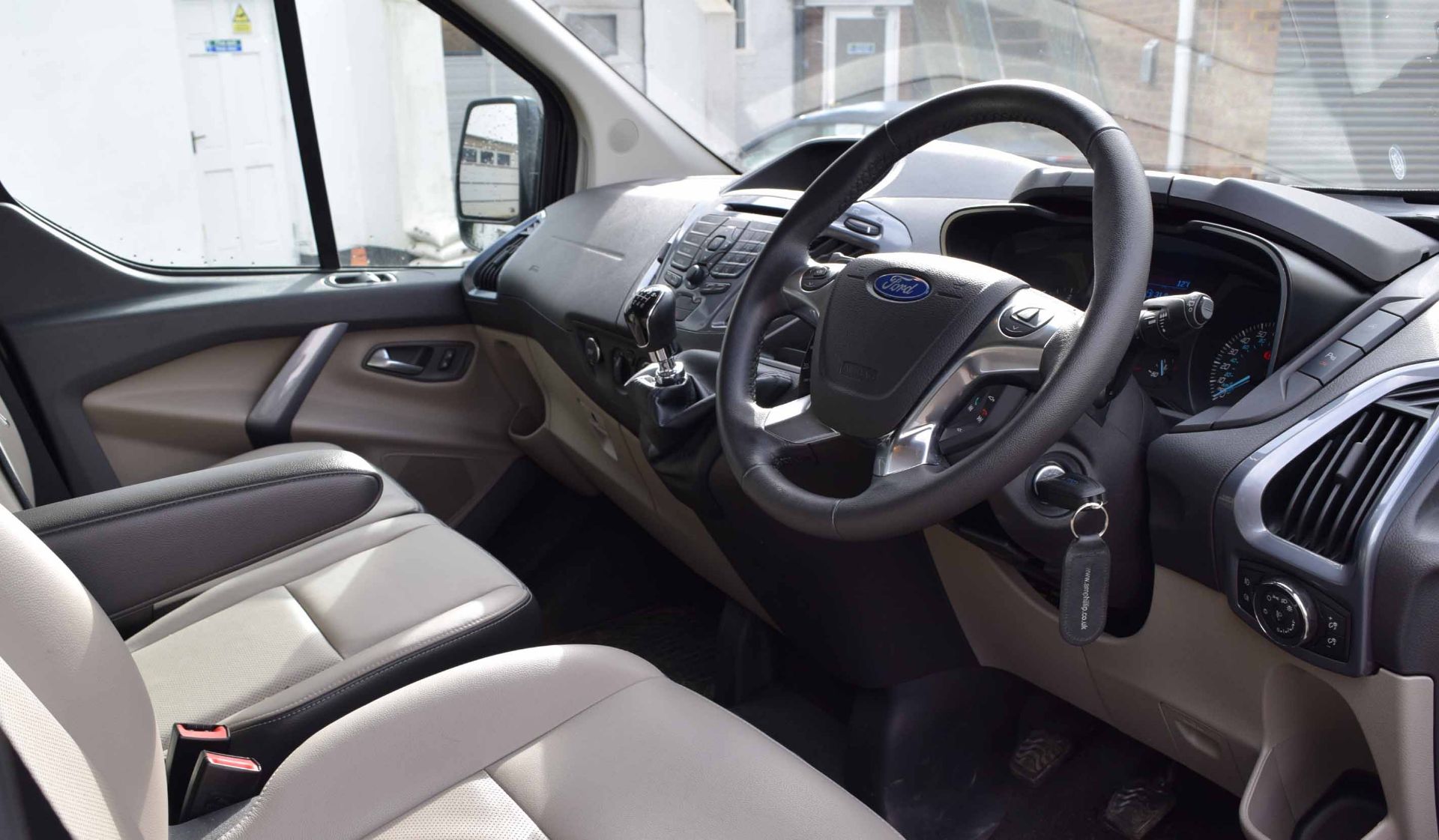 A 2015 FORD Transit Tourneo Custom 300 2.2 Diesel 6-Speed Limited E-Tech Manual MPV, Registration - Image 10 of 11