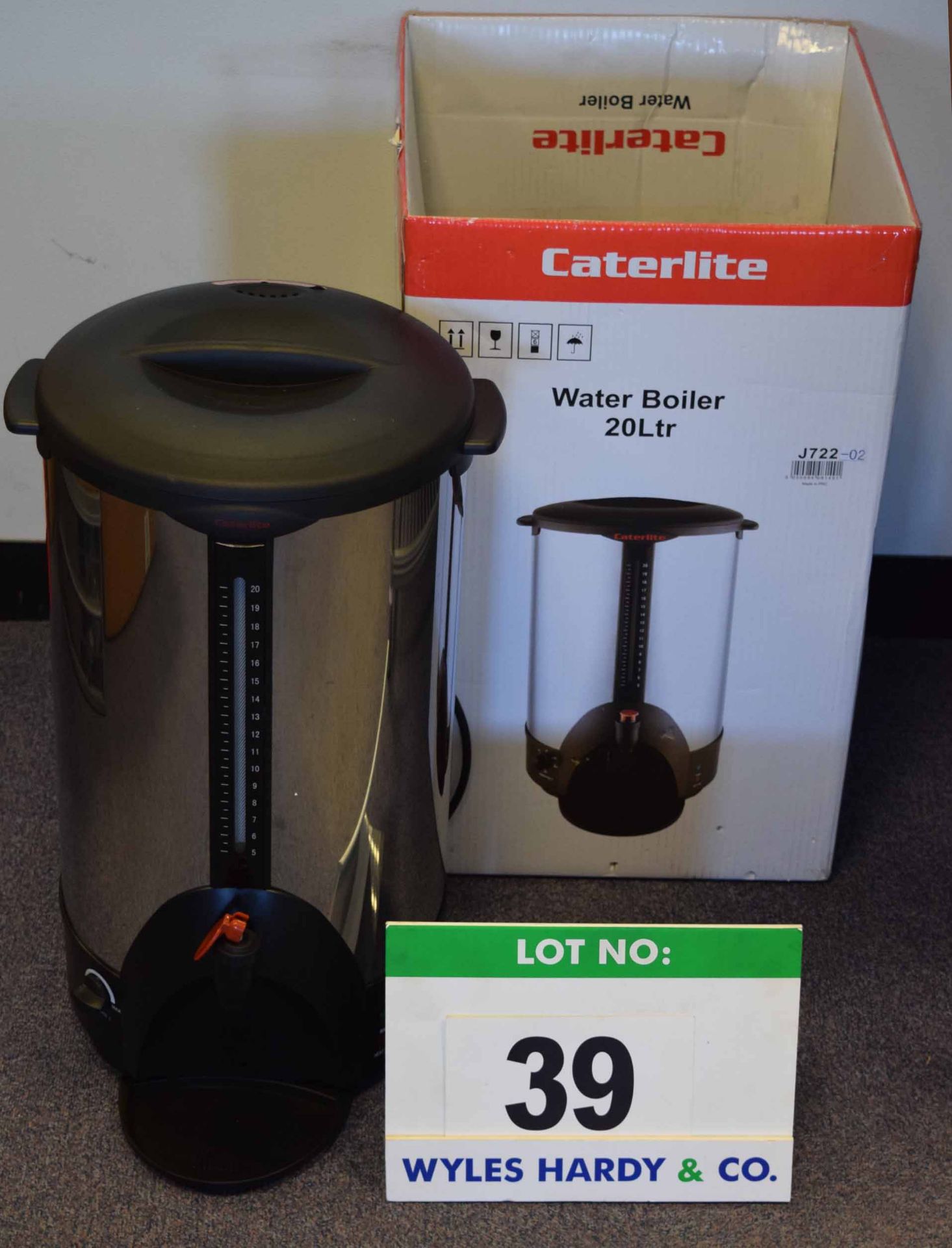 A CATERLITE 20-Litre Electric Water Boiler and Dispenser