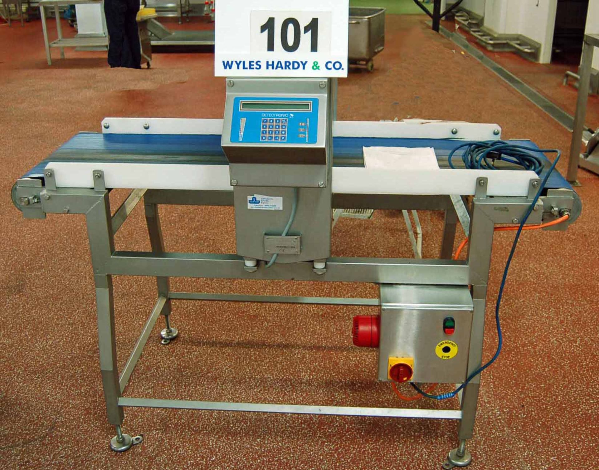 A DETECTRONIC Model 606 Version 3X Metal Detector, Serial No. 250 (2002), Approx. 460mm x 230mm