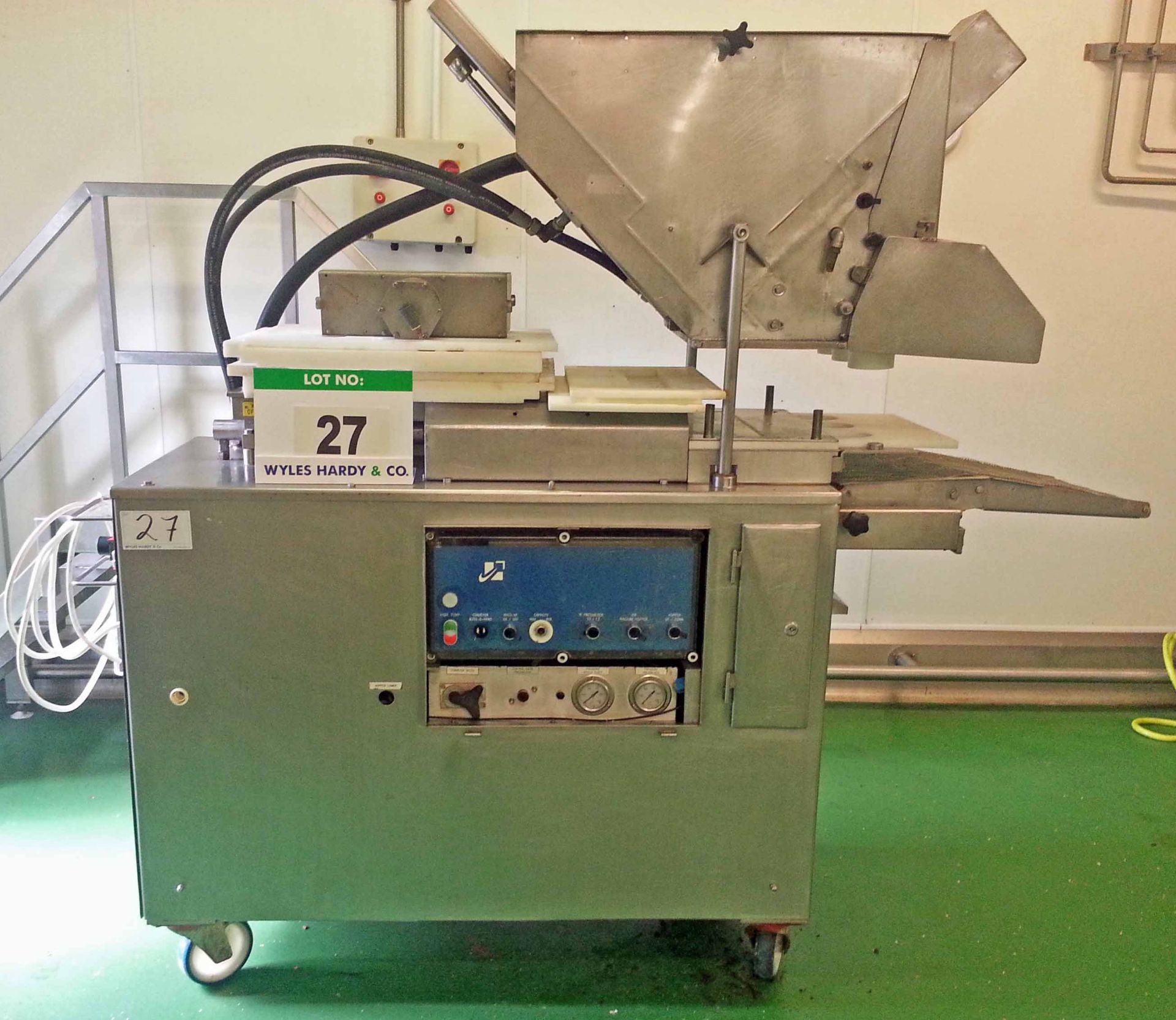 A CFS Mobile Forming Machine for Bhaji/Pakora/Spring Roll/Burgers (415V) with Various