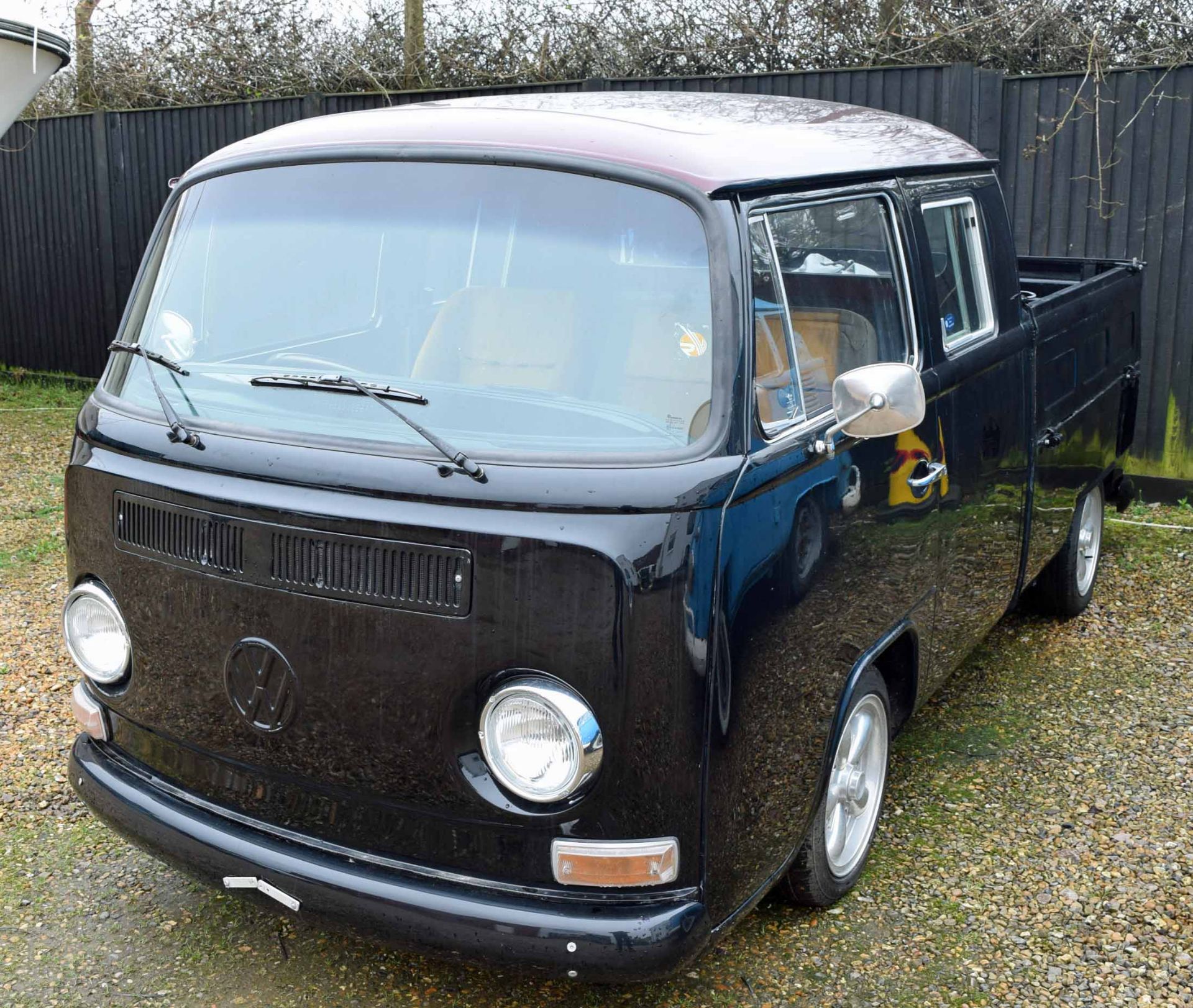 1983 VOLKSWAGEN Type 2 Bay Window Crew Cab Pick-Up, (Brazilian Import) 1641cc Air Cooled Engine, 3- - Image 3 of 11