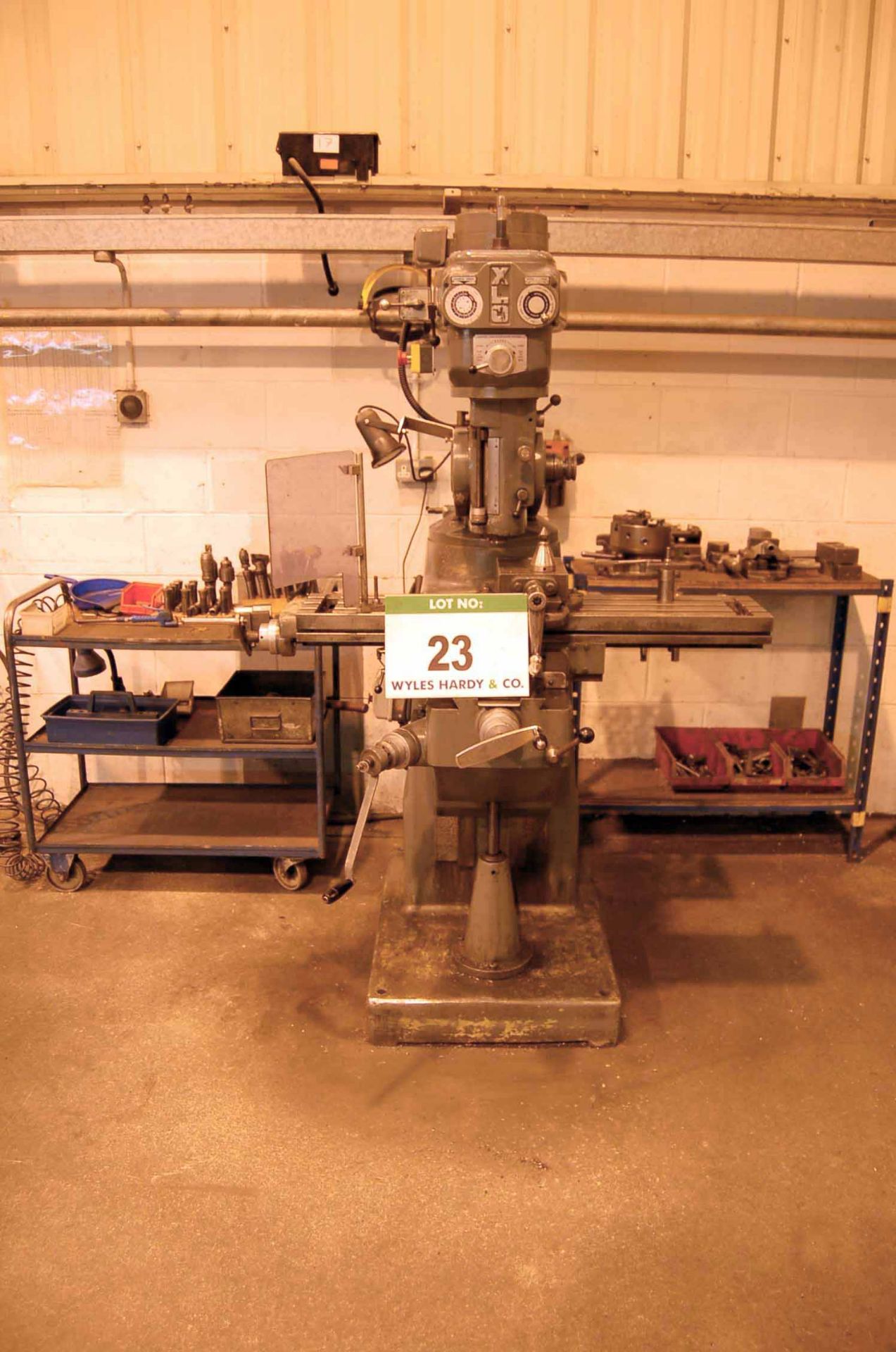 An EX-CELL-O Model 602 Horizontal Turret Head Milling Machine, Serial No. 6021584A with 1070mm x