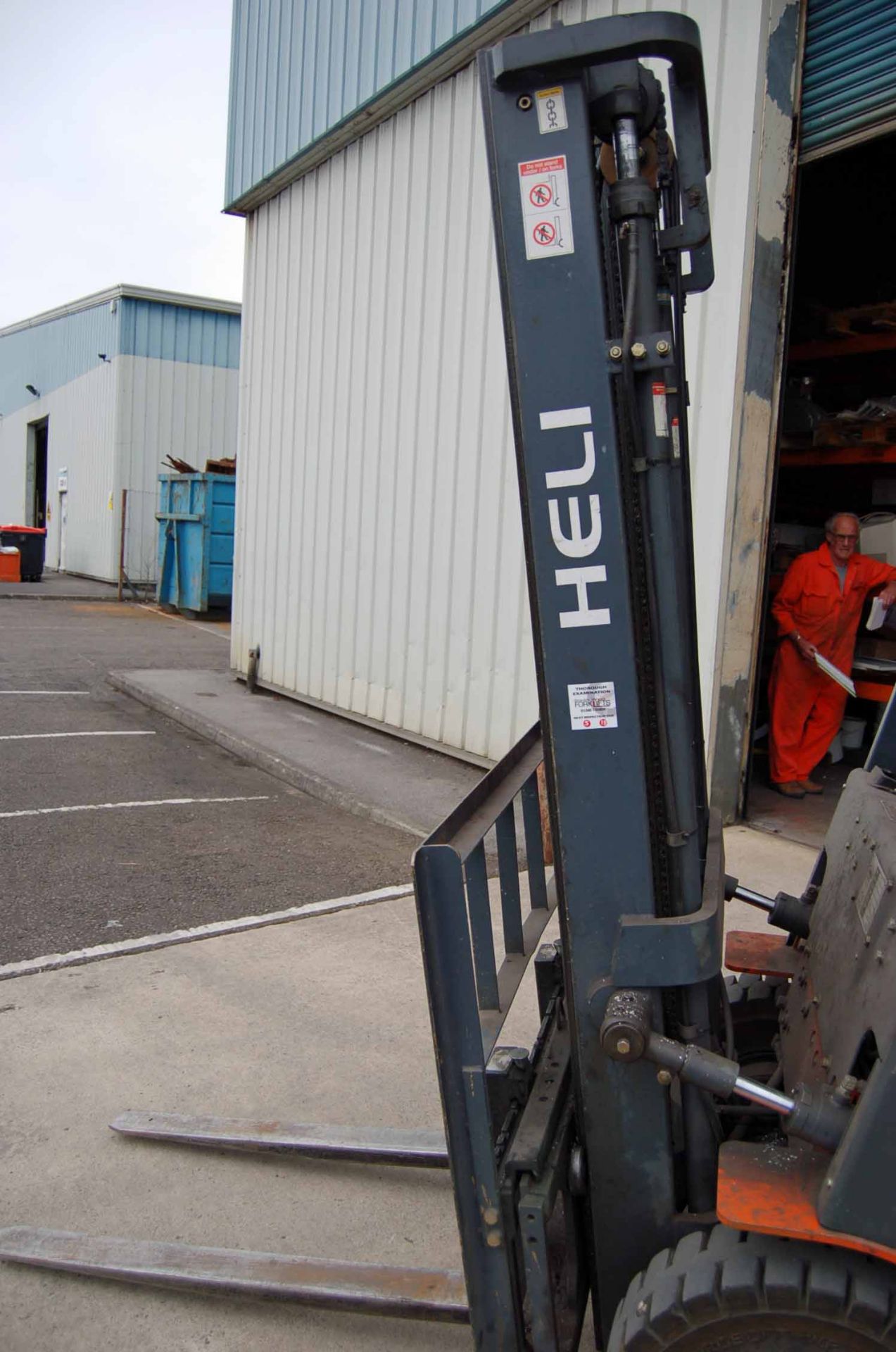 A HELI HFB18 4-Wheel Ride-On Battery Electric Forklift Truck, Serial No. D6432 (2008), 1800Kg - Image 2 of 5