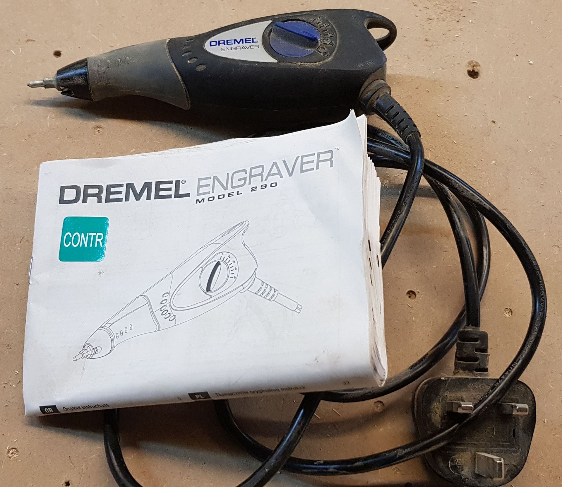 A DREMEL Engraver (240V)