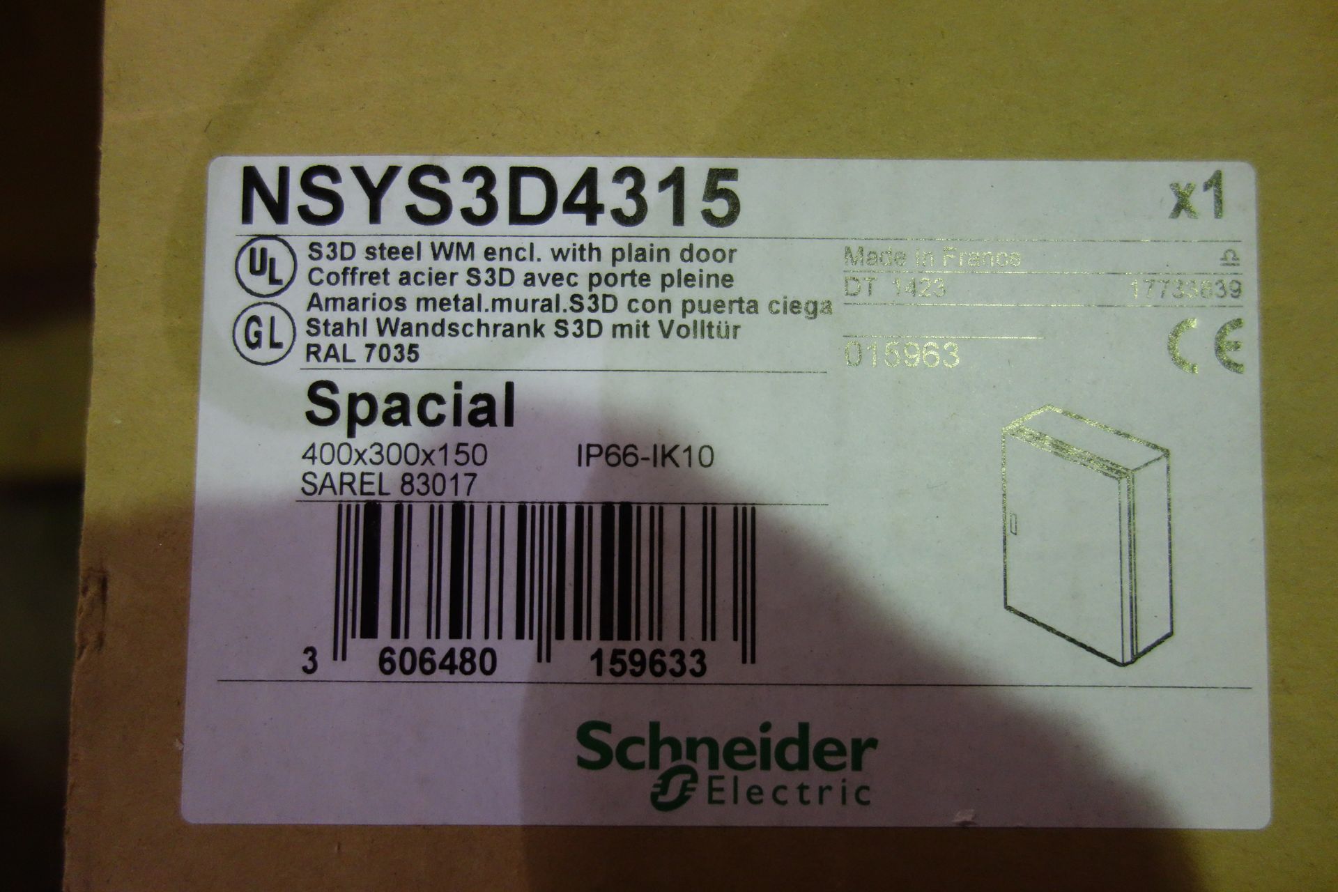 1 X Schneider NSYS3D4315 S3D Steel WM Enclosure With Plain Door 400 x 300 x 150