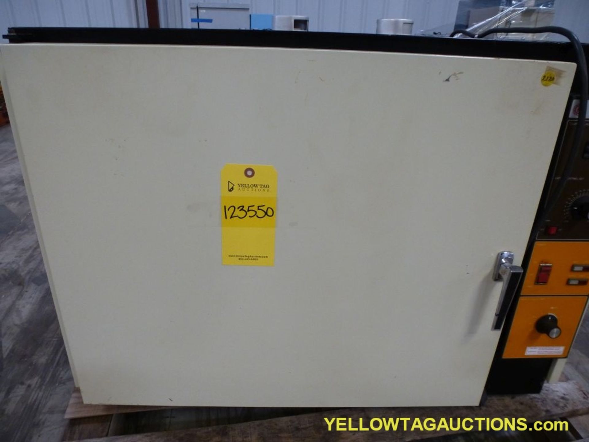 Fischer 400 Series Isotemp Oven|Model No. 438F104 - 572 Deg. F18" x 20" x 18"D230VLocation: YTA - Image 3 of 7
