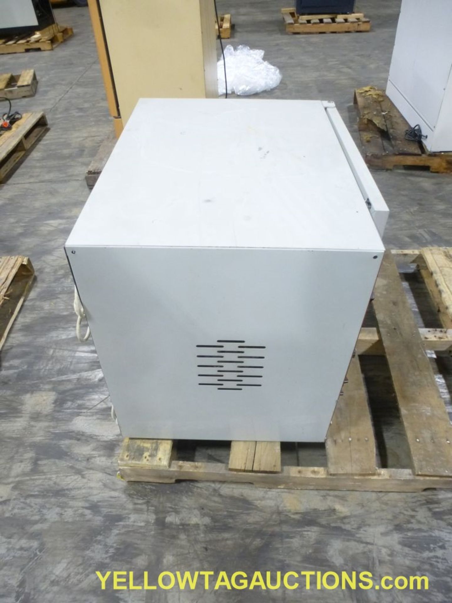 Heraeus Electric Oven|50 - 300 Deg. CLocation: YTA Warehouse - Bild 4 aus 8