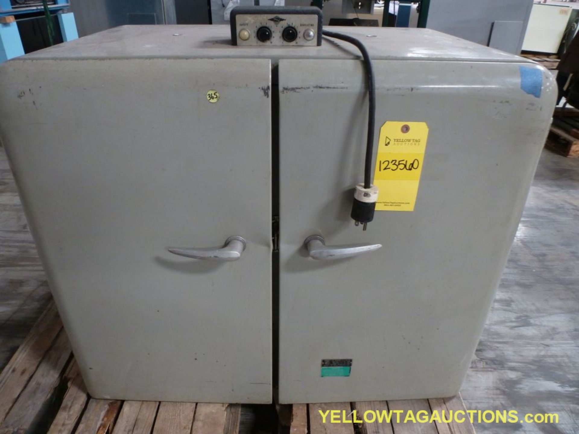 National Appliance Incubator|Model No. 3312126"H x 32"W x 18"D115VLocation: YTA Warehouse - Bild 3 aus 5
