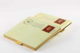 SCHMINK- UND ZIGARETTENETUI, in Form eines Briefumschlags, Metall, vergoldet, emailliert, mit