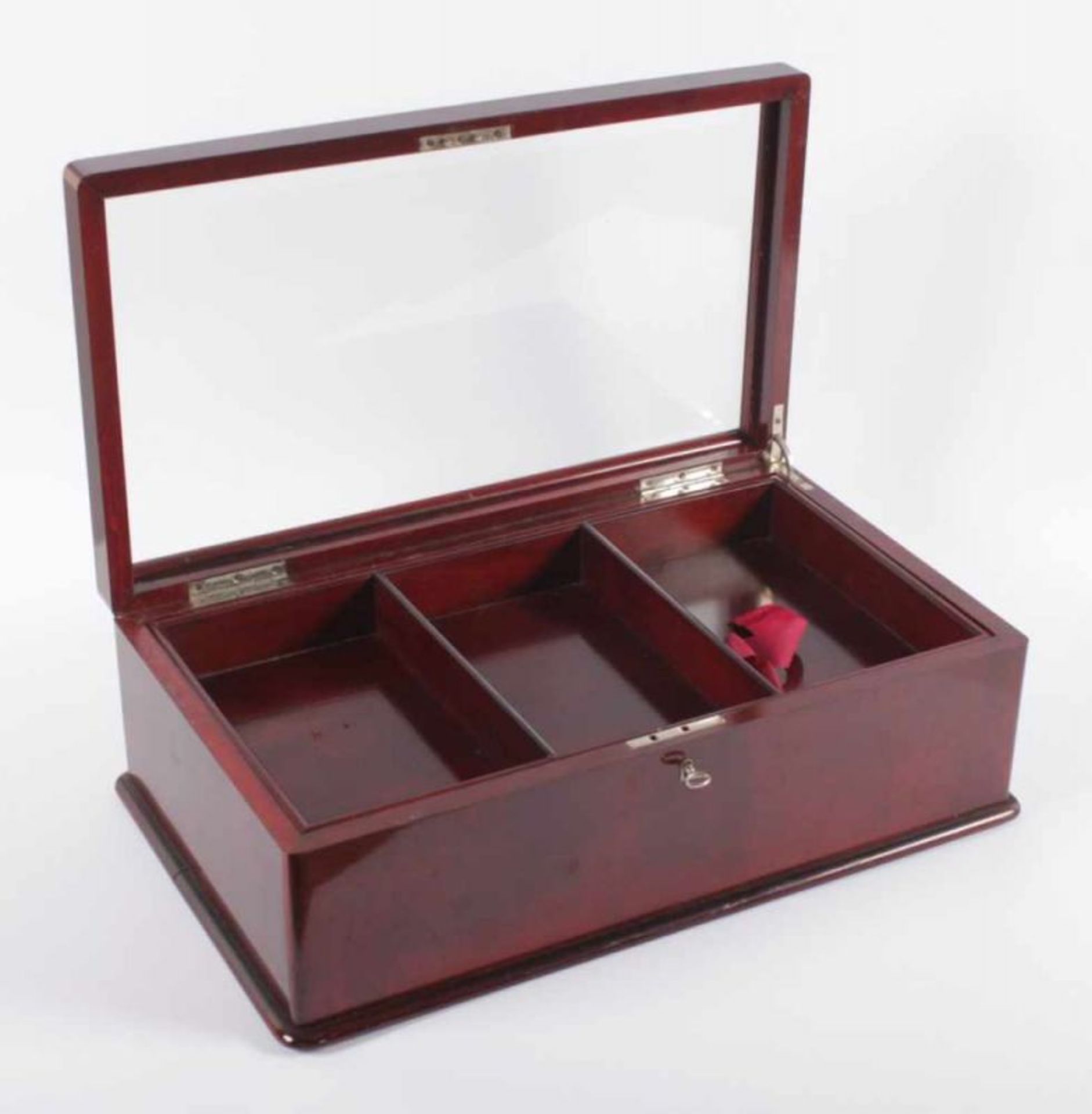 HUMIDOR, rötlich gebeiztes Holz, 14 x 40 x 23, Glasdeckel, Schlüssel, um 1920 22.00 % buyer's - Bild 2 aus 2