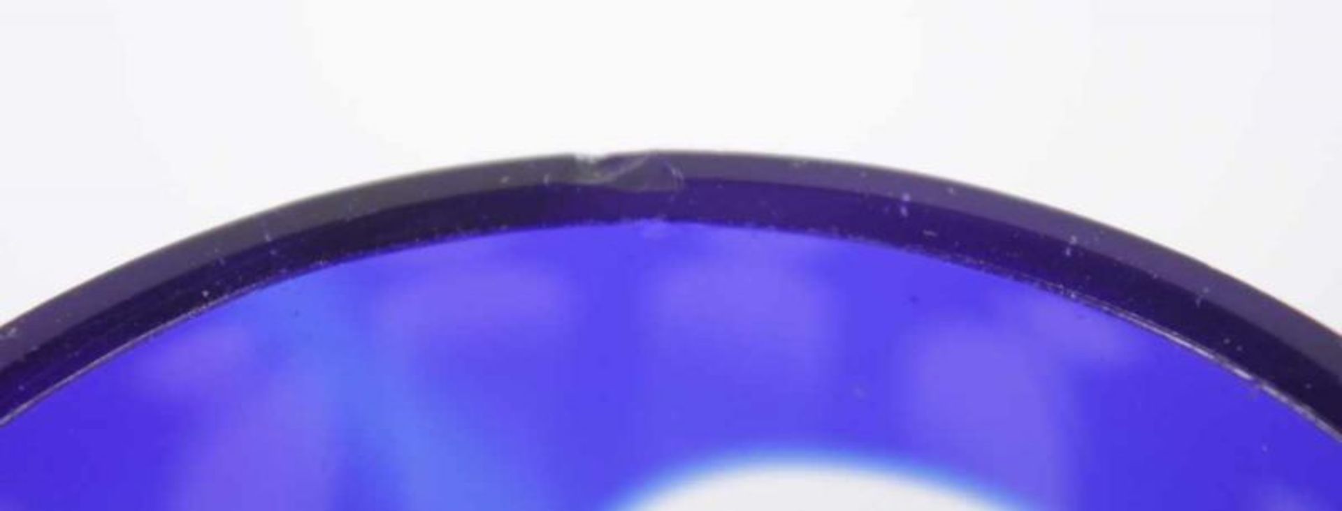 ZWEI ANSICHTENGLÄSER, farbloses Glas, roséfarben bzw. kobaltblau überfangen, beschliffen, Veduten in - Image 2 of 2