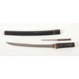 KOTO-WAKIZASHI, Klinge Shobu Tsukuri, nicht sign., Edo, zweiteiliges Habaki, Griff mit Same,