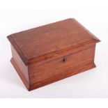 SCHATULLE, Holz, dunkel patiniert, innen mit Samt ausgeschlagen, 14,5 x 33 x 22, min.besch.,