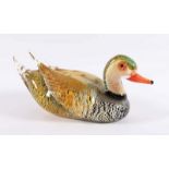 GLASSKULPTUR "ENTE", farbloses Glas, polychrom getönt, zersprengte Goldfolieneinschmelzungen, H