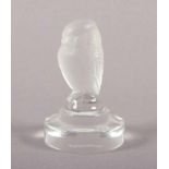 KLEINE GLASSKULPTUR "FALKE", farbloses Glas, partiell satiniert, H 7,3, LALIQUE, 20.Jh. 22.00 %