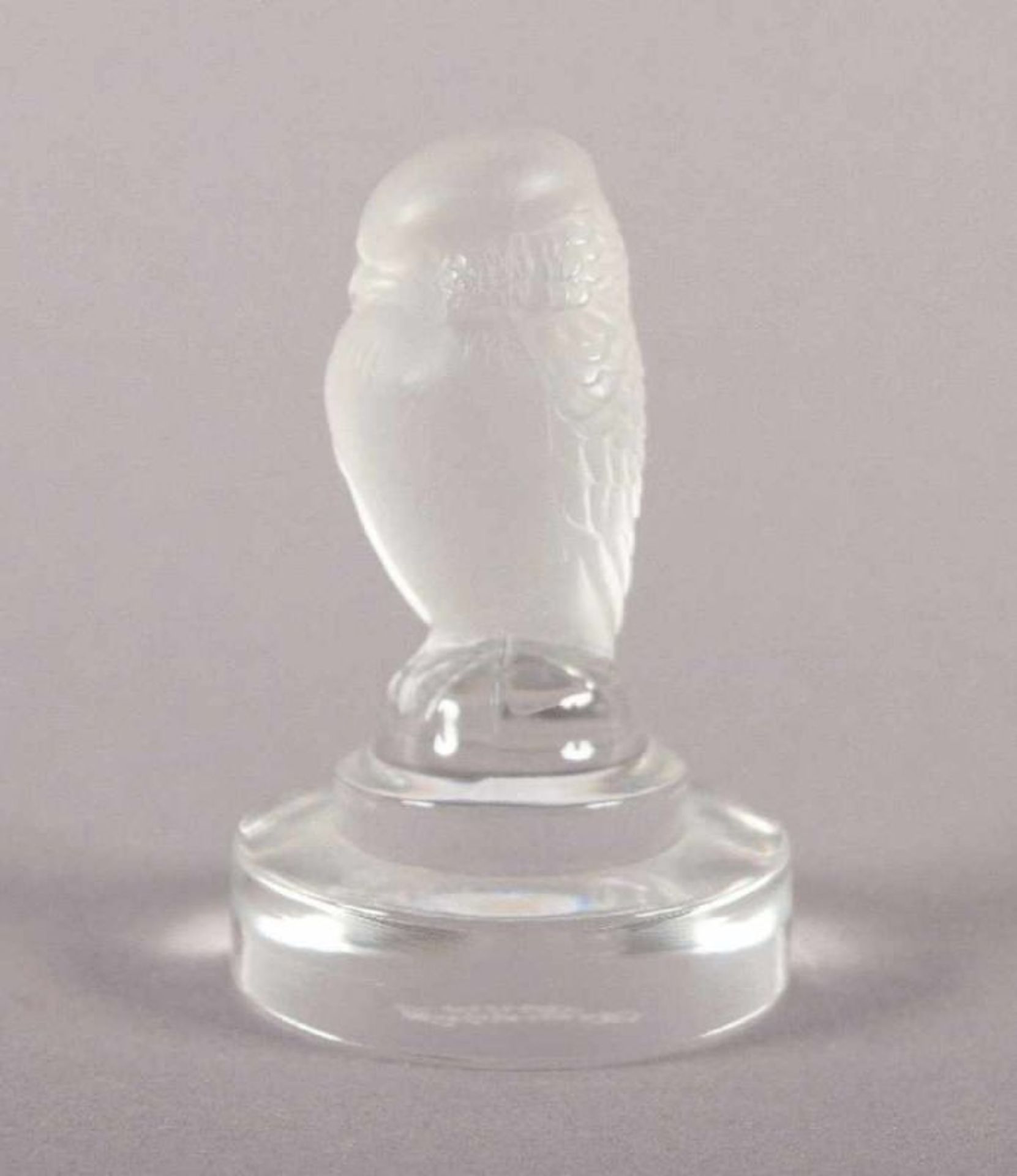 KLEINE GLASSKULPTUR "FALKE", farbloses Glas, partiell satiniert, H 7,3, LALIQUE, 20.Jh. 22.00 %