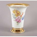 VASE, polychrom bemalt, beidseitig Blumenbouquet, Goldrand, H 16, MEISSEN, 1860-1924 22.00 % buyer's