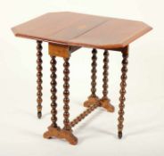 GATELEG TABLE, Mahagoni, intarsiert, abklappbare Seiten, H 57, B 56, L 65, ENGLAND, E.19.Jh. 22.00 %