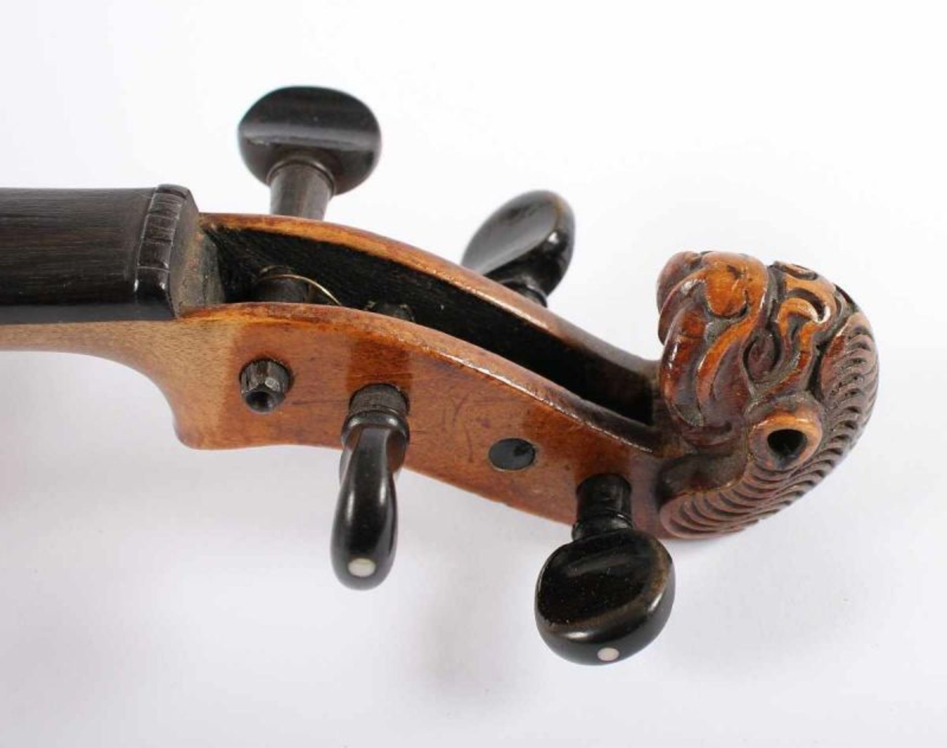 VIOLINE, figürlich geschnitzte Schnecke, in der Art von Jacobus Steiner, L 60, 19.Jh. 22.00 % - Bild 3 aus 4